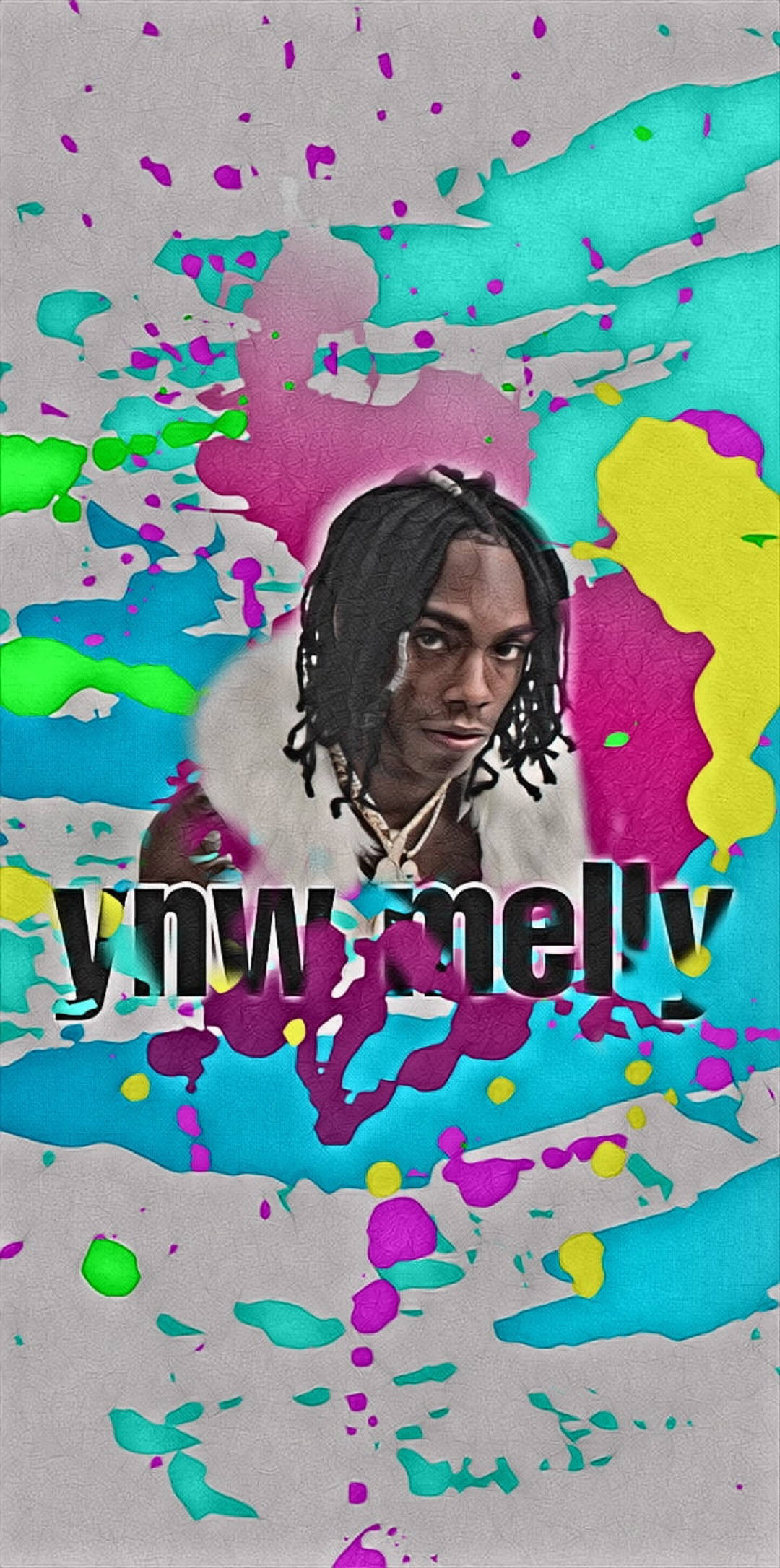 Melly 桌布 壁紙 — 一個留著辮子、穿著毛領的男士肖像，站在色彩繽紛的油漆潑濺背景前。