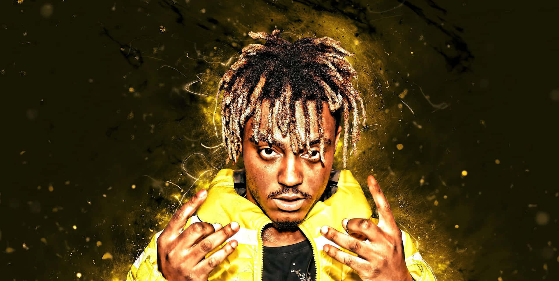 一個留著辮子、身穿黃色外套的男人，在深色金色粒子背景下舉起雙手擺姿勢。 — Juice Wrld 壁紙