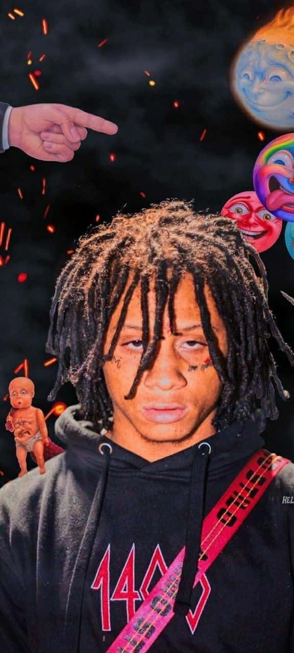 Aesthetic Rapper 桌布 壁紙 — 一個留著辮子頭的年輕男子直視前方，超現實元素如一隻指著的手和卡通面孔在他周圍漂浮，背景是黑暗的宇宙。
