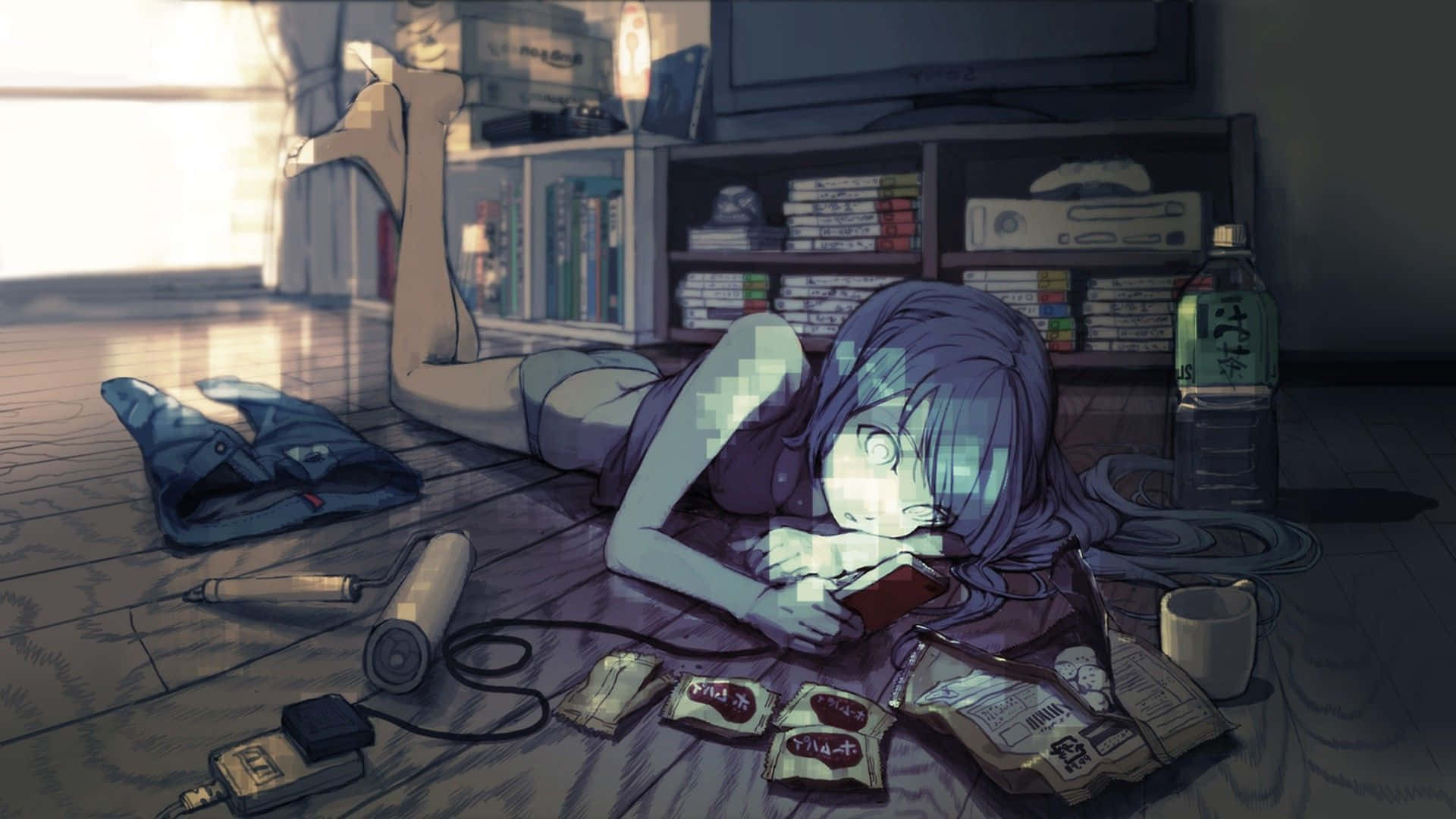 Aesthetic Anime Bedroom 桌布 壁紙 — 一個疲憊的紫髮動漫女孩躺在木地板上，周圍是零食和遊戲設備，房間燈光昏暗。