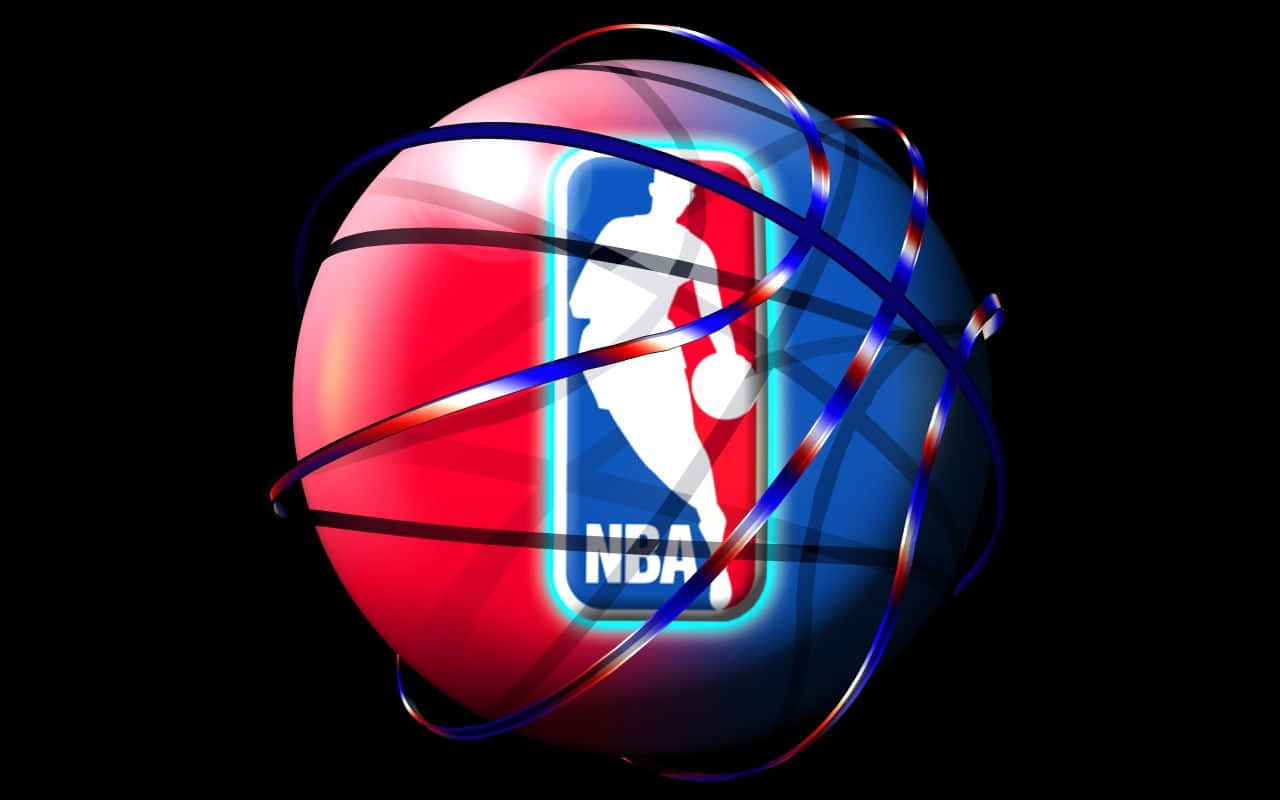 NBA 桌布 壁紙 — 一個發光的NBA籃球標誌，動態的藍色和紅色絲帶在黑色背景上環繞著它。
