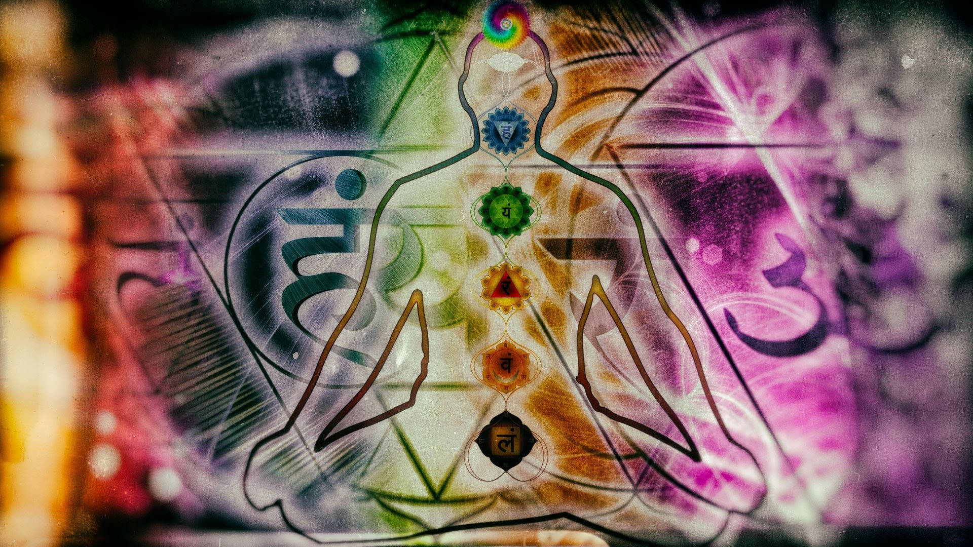 chakra 桌布 壁紙 — 一個發光的人體剪影，七個脈輪垂直排列，背景是充滿活力的抽象宇宙背景。