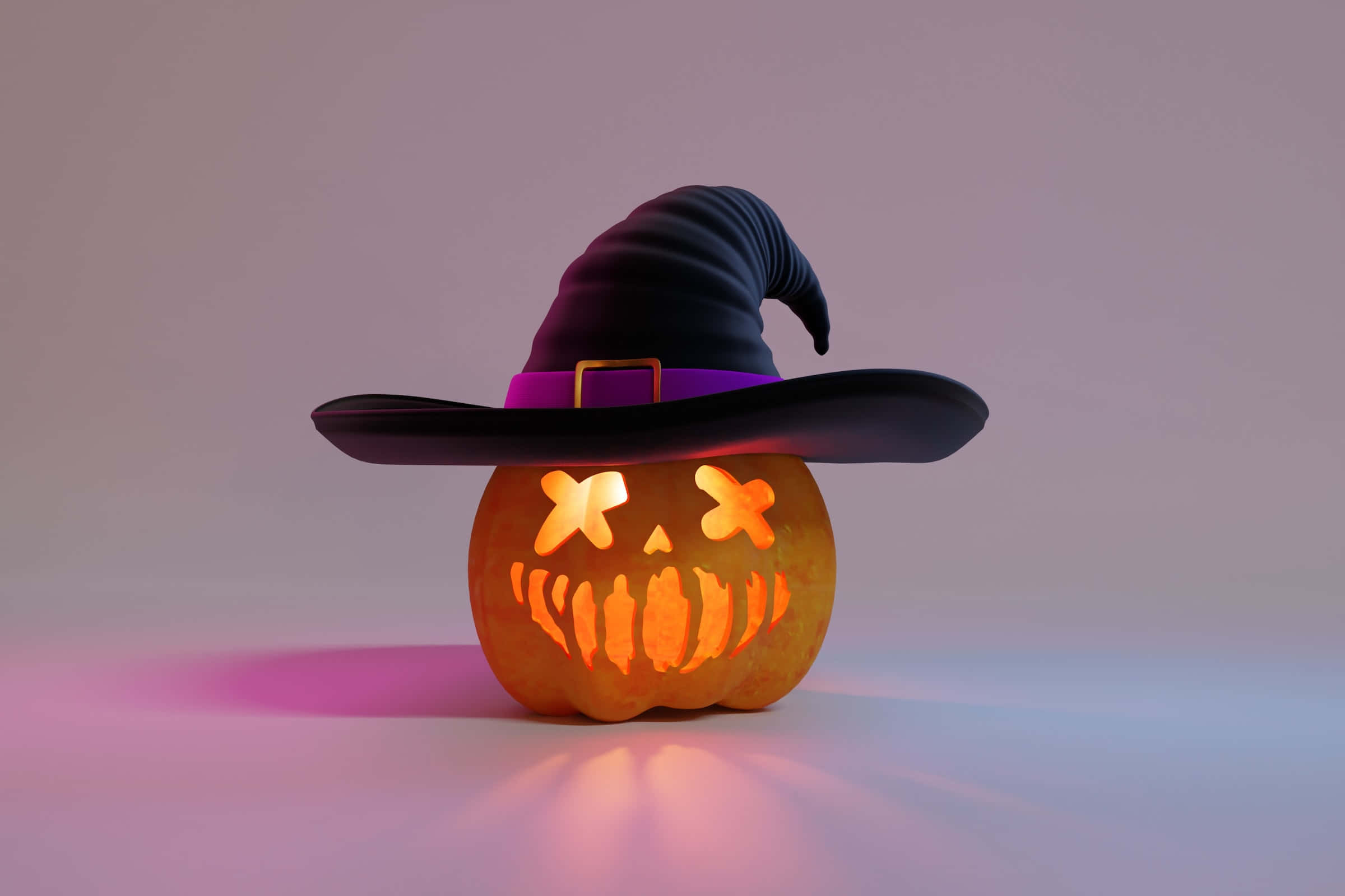 jack o'lantern 桌布 壁紙 — 一個發光的傑克南瓜燈，戴著帶有紫色帶子和金色扣環的女巫帽，背景是柔和的漸變色。