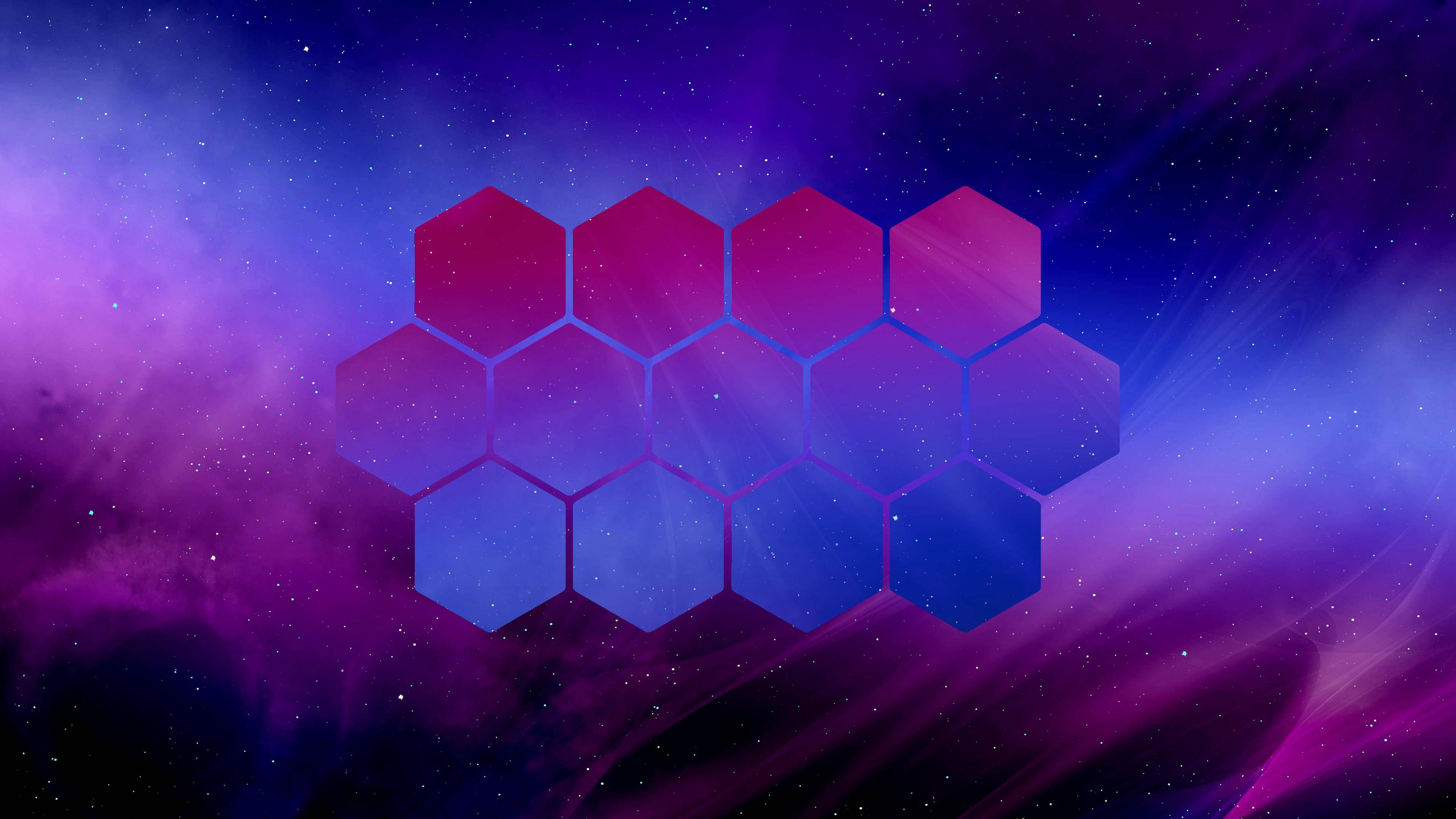 Bisexual Flag 桌布 壁紙 — 一個發光的六角形網格漂浮在充滿活力的宇宙星雲中，星雲由紫色和藍色的星星組成。