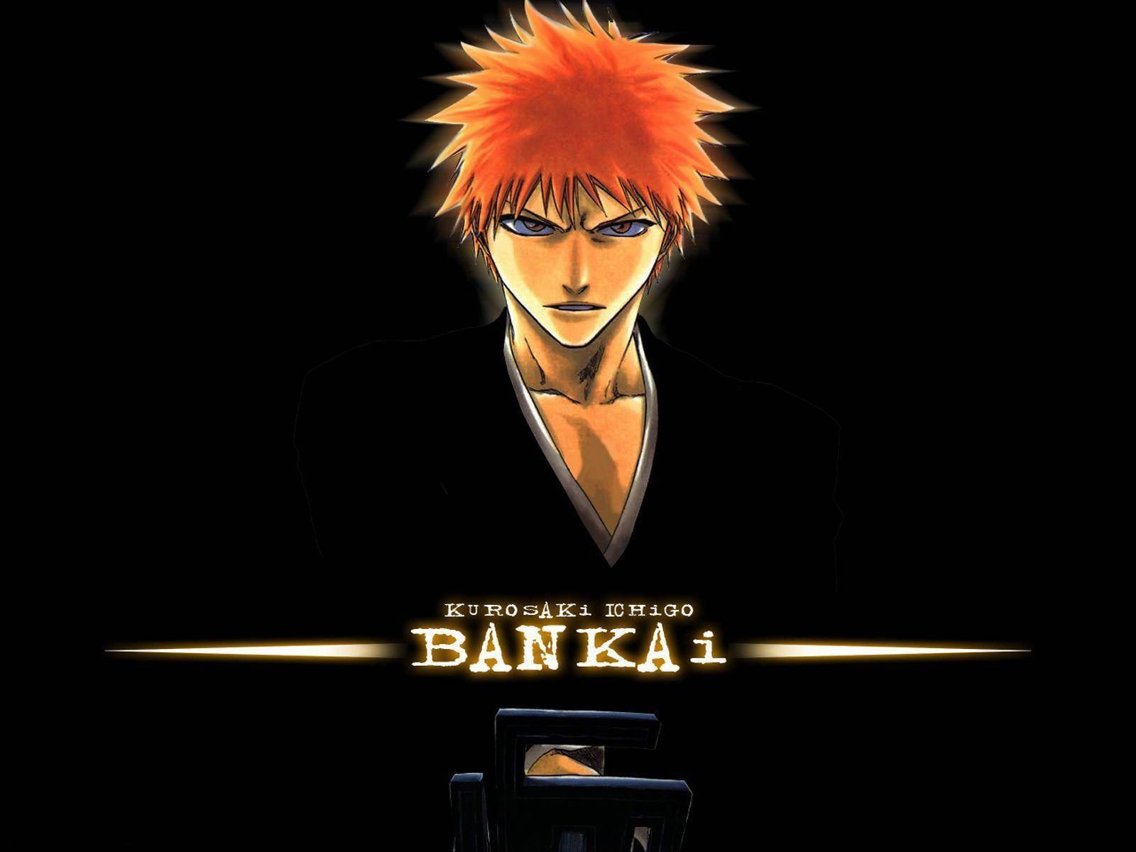 Bankai 桌布 壁紙 — 一個發光的動漫角色，擁有尖刺的橙色頭髮和強烈的藍色眼睛，在黑色背景前直視前方，下方有金色文字。