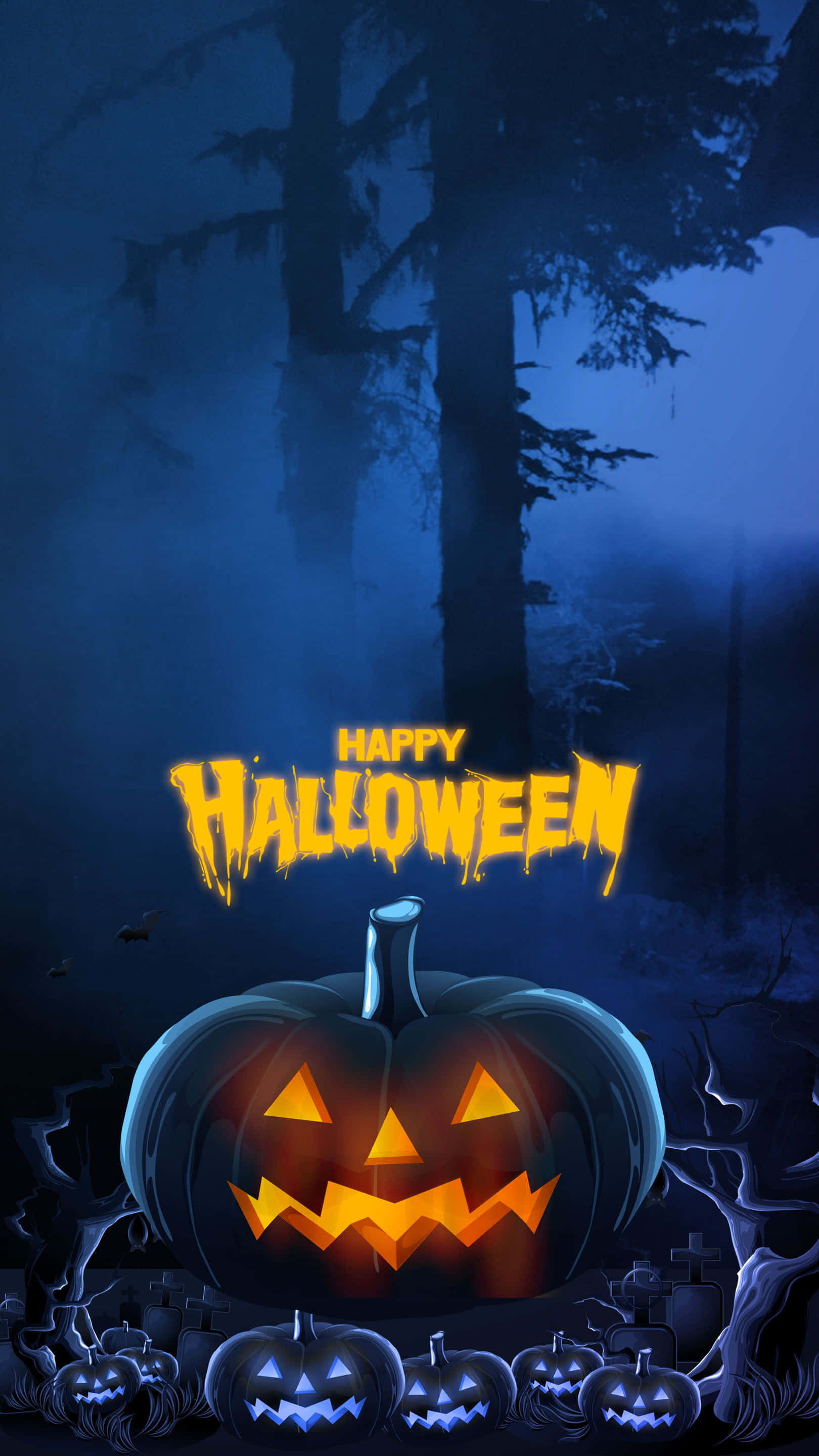 Happy Halloween 桌布 壁紙 — 一個發光的南瓜，帶著鋸齒狀的笑容，坐在霧氣瀰漫的墓園中，背景是深藍色的萬聖節天空，襯著樹影和飛舞的蝙蝠。