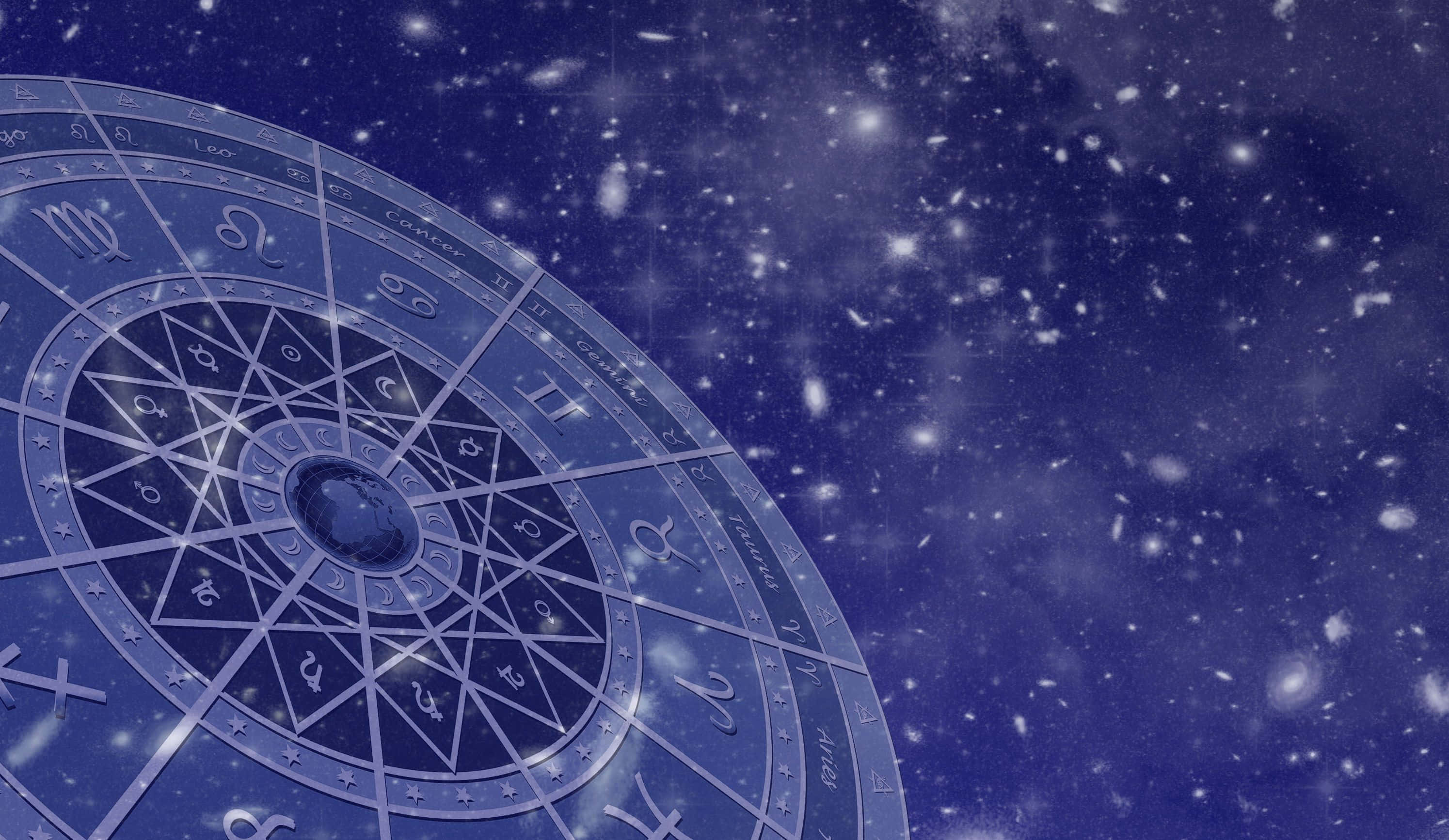 zodiac 桌布 壁紙 — 一個發光的占星輪盤漂浮在星空宇宙背景中，周圍有旋轉的星系和閃爍的星星。