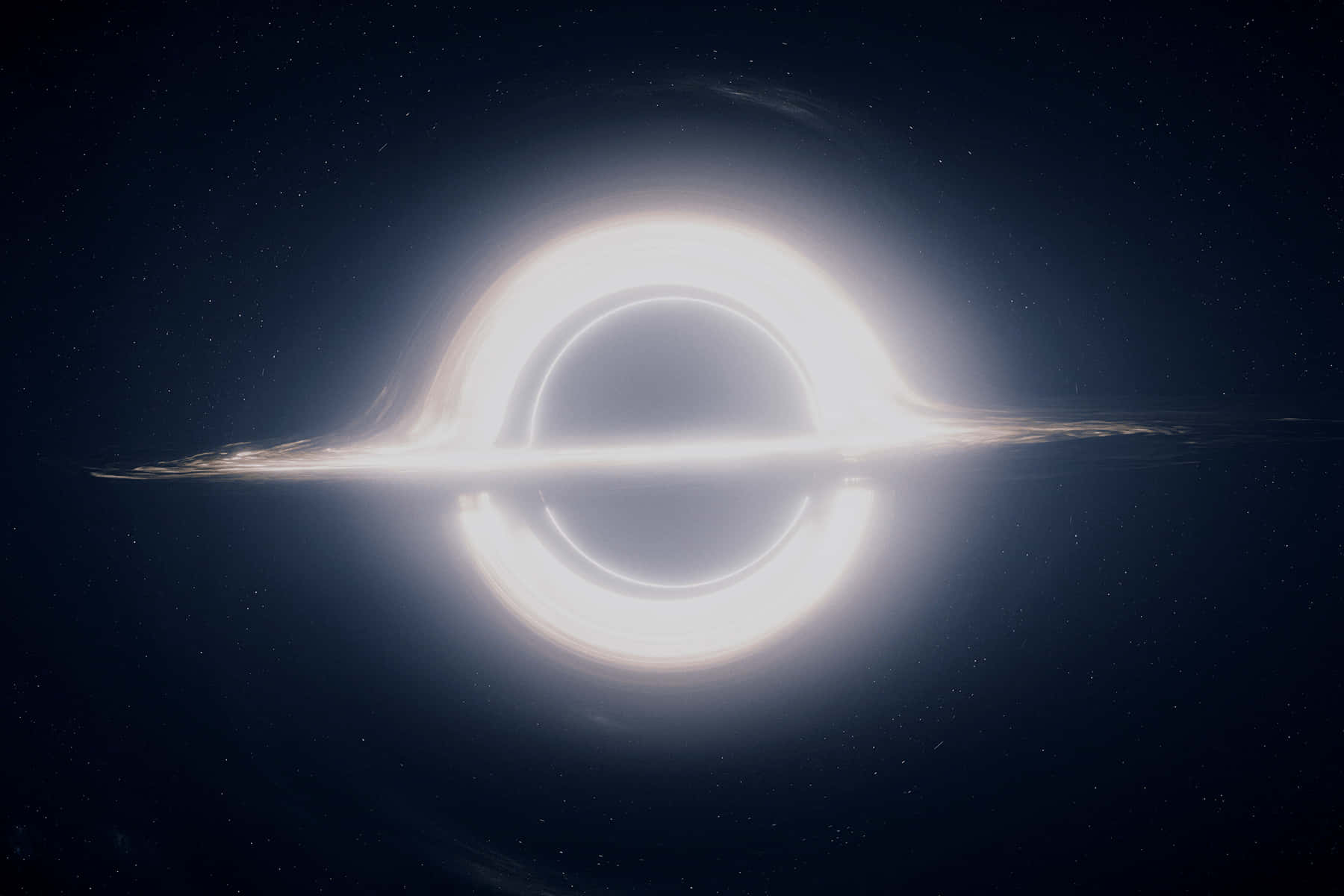 桌布 壁紙 — 一個發光的吸積盤在星羅棋布的宇宙虛空中圍繞著黑洞旋轉。