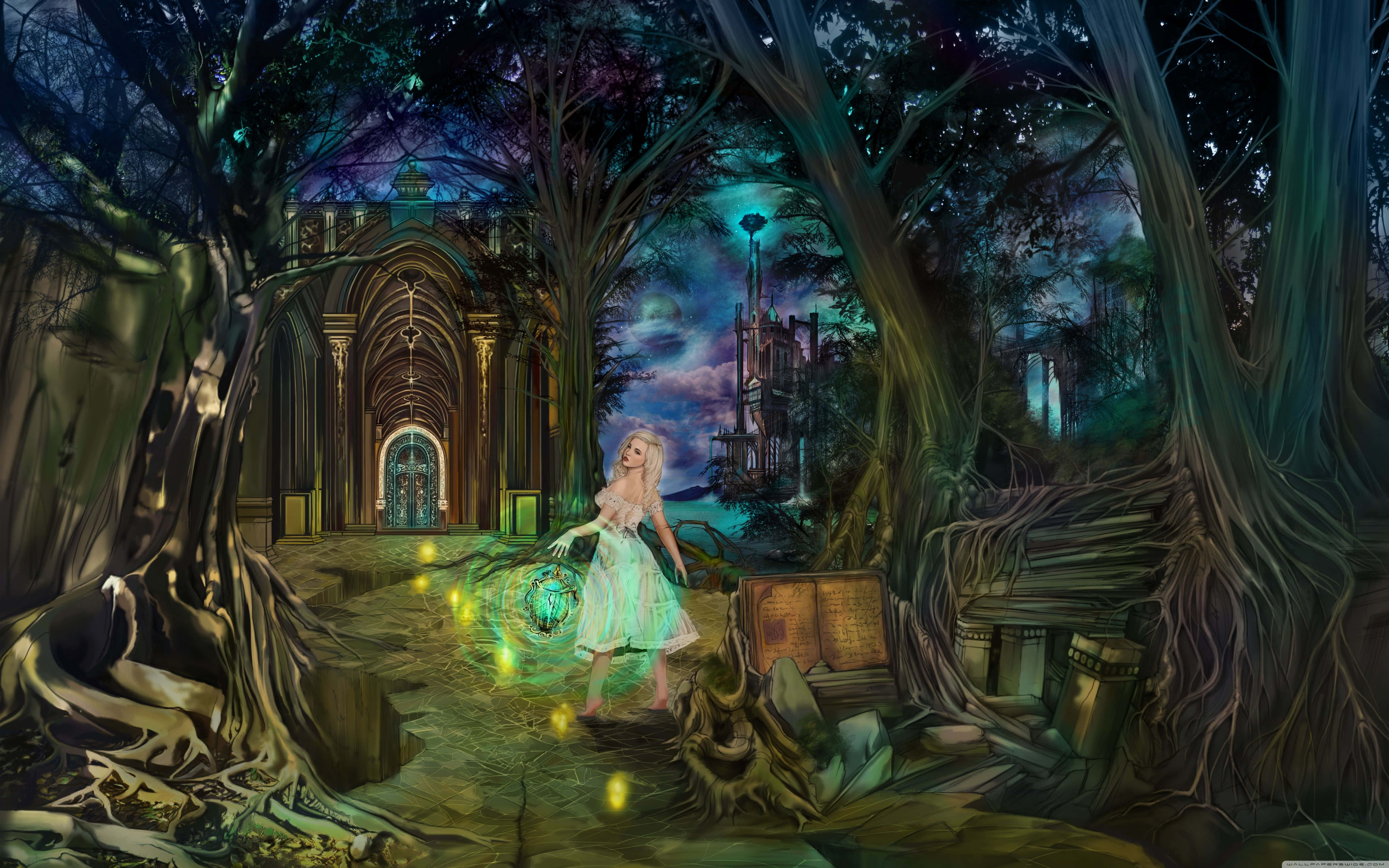 Fairy Tale 桌布 壁紙 — 一個發光的女孩在森林小徑上拿著一個魔法球，古老的樹木在星空暮色下框出一個哥德式拱門。