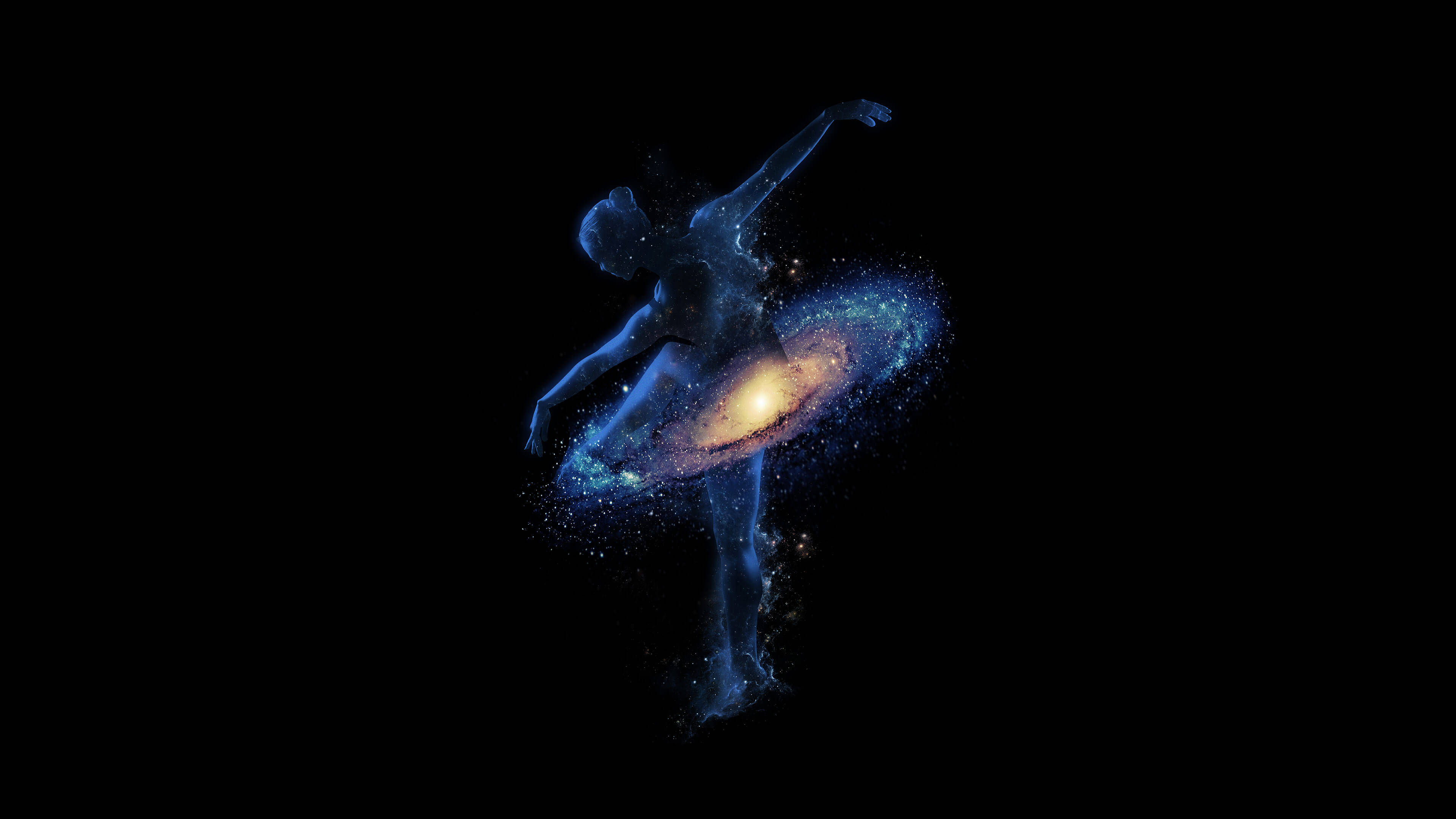 宇宙美學 桌布 壁紙 — 一個發光的宇宙舞者，在深邃的太空中，星系圍繞她旋轉，背景是黑色虛空。
