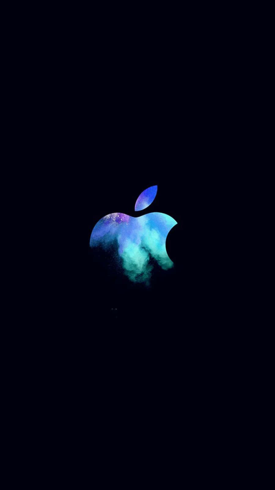 Best Apple 桌布 壁紙 — 一個發光的宇宙蘋果標誌在深邃的黑色虛空中散發出鮮豔的藍色和紫色色調。