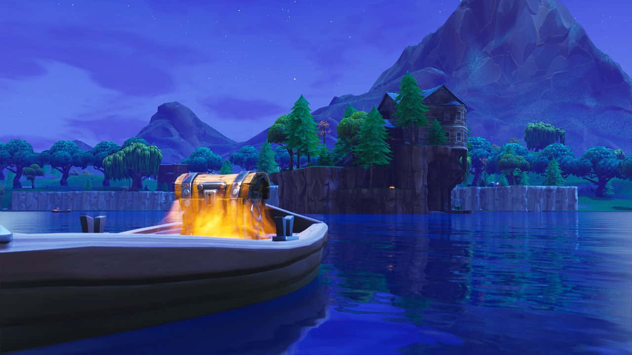 Fortnite Battle Royale 桌布 壁紙 — 一個發光的寶箱在平靜的湖面上的船中燃燒，星空下遠處有城堡和山脈。