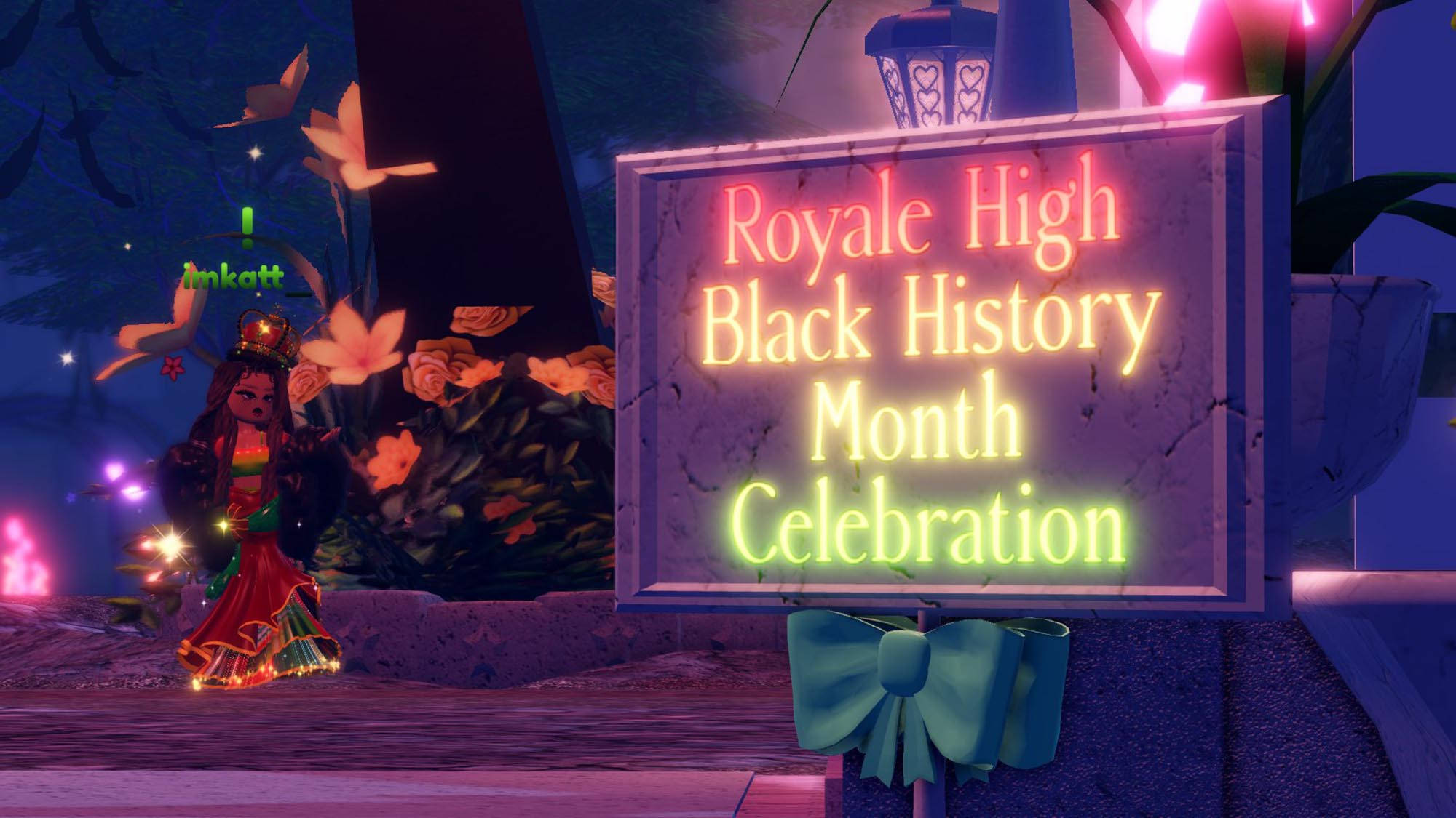 high 桌布 壁紙 — 一個發光的標誌寫著 Royale High Black History Month Celebration，一個穿著色彩繽紛服裝的角色在黃昏天空下站在附近。