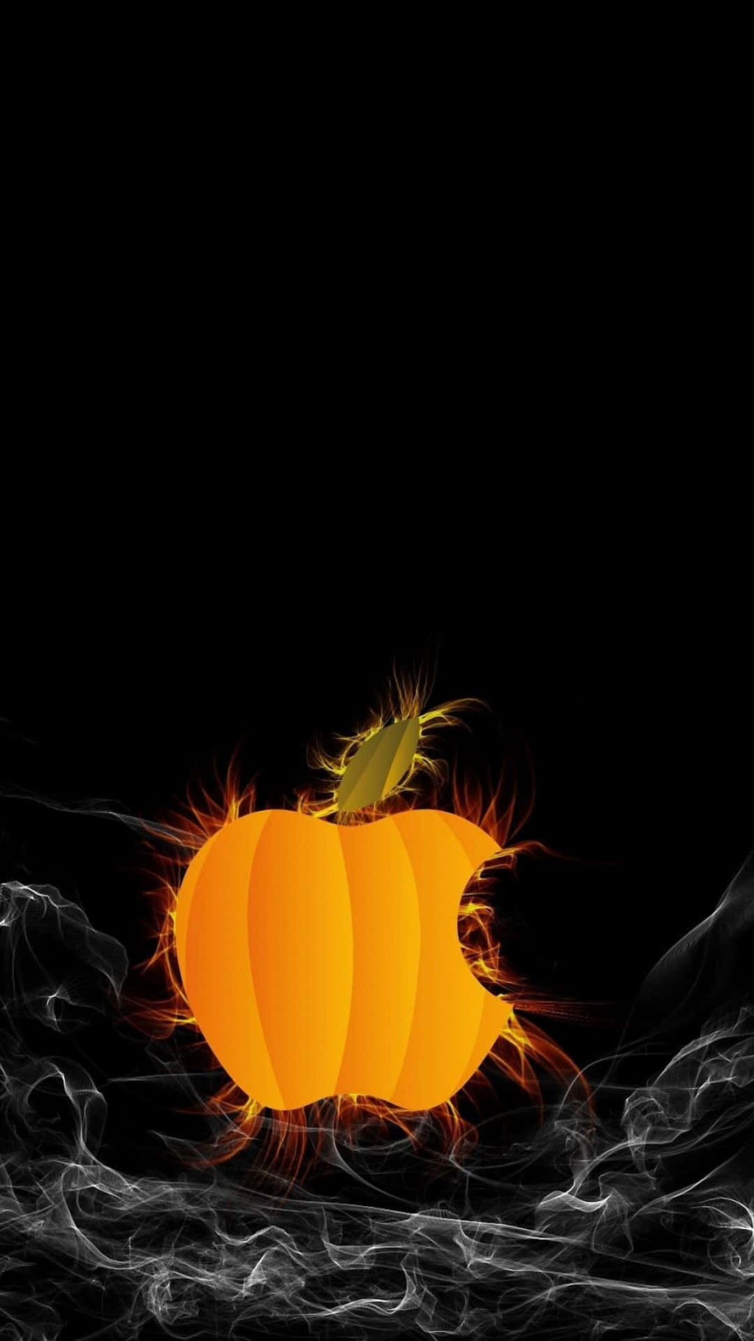 iPhone Halloween 桌布 壁紙 — 一個發光的橙色南瓜，帶有火焰邊緣和旋轉的煙霧，背景為黑色。