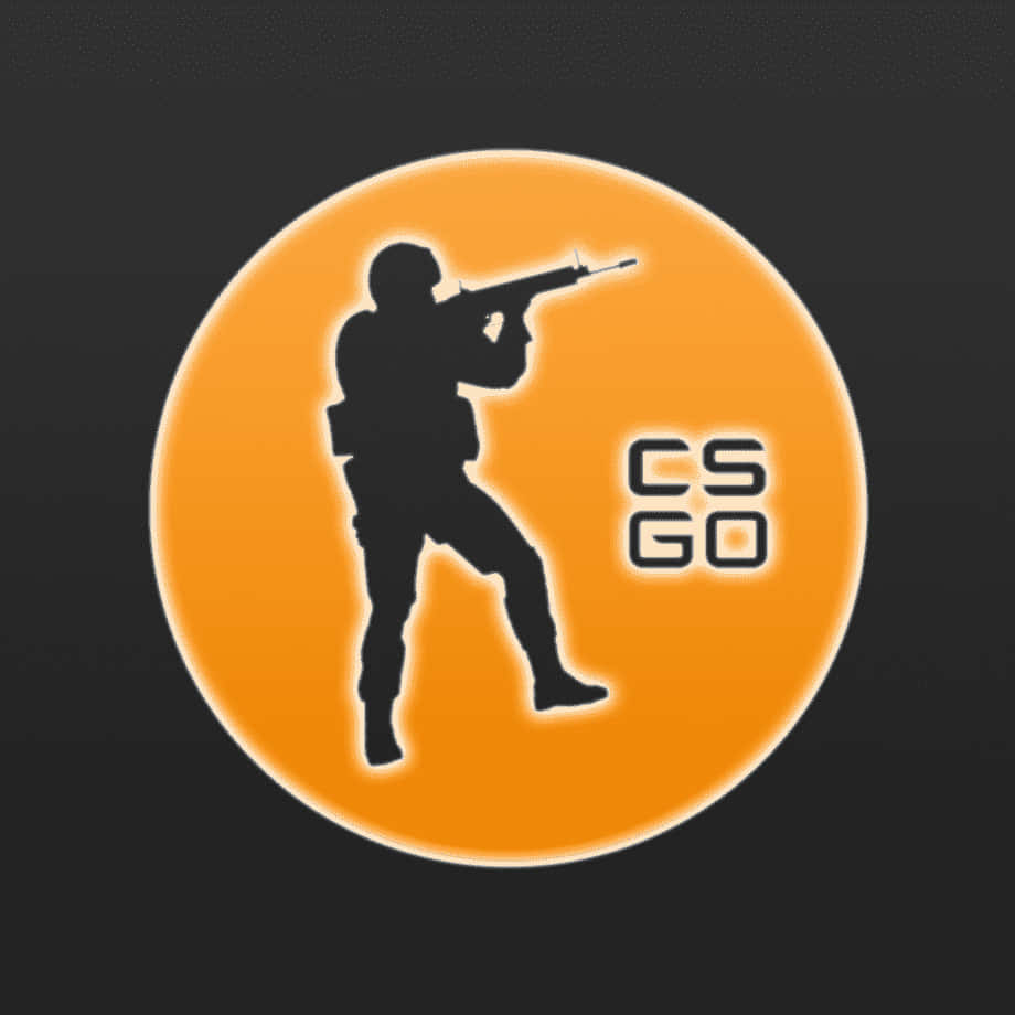 Cs Go 桌布 壁紙 — 一個發光的橙色圓圈內，一名士兵的黑色剪影正瞄準步槍，並帶有「CS GO」文字，背景為深色。