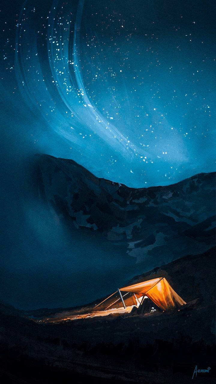 Beautiful Phone 桌布 壁紙 — 一個發光的橙色帳篷坐落在雪山中，上方是旋轉的星空藍色夜空。