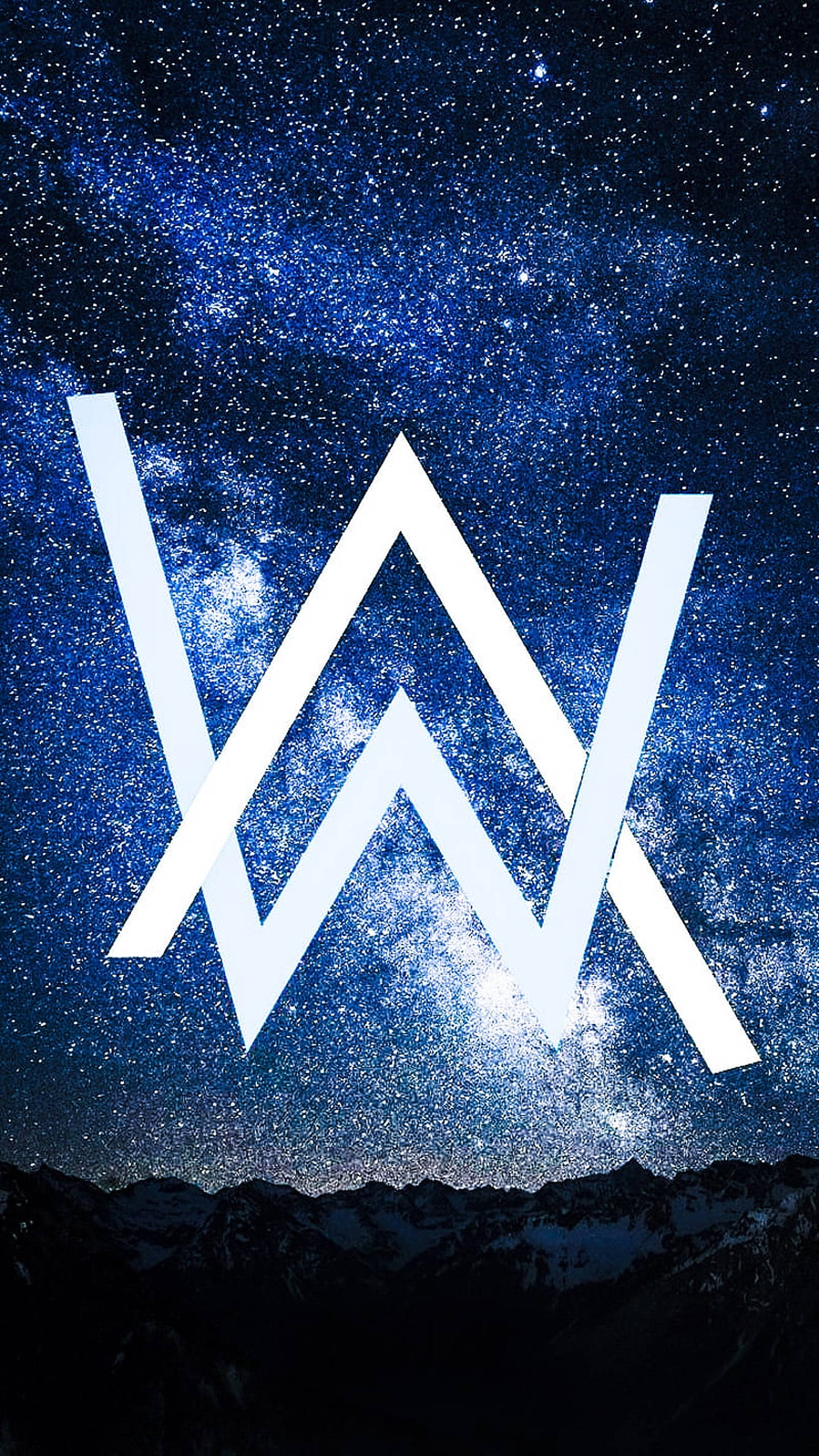 艾倫·沃克 桌布 壁紙 — 一個發光的白色Alan Walker標誌漂浮在星空下，背景是積雪的山峰。