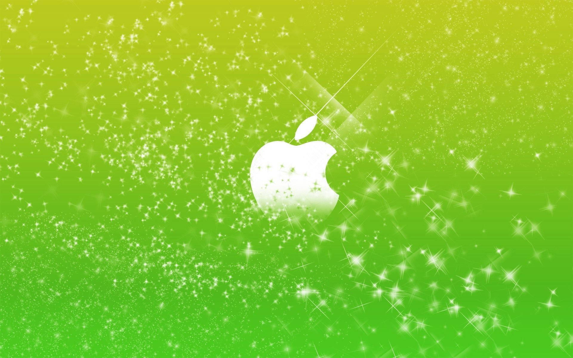 Sparkle 桌布 壁紙 — 一個發光的白色Apple標誌在充滿閃爍粒子的鮮豔綠色漸變背景上閃耀。