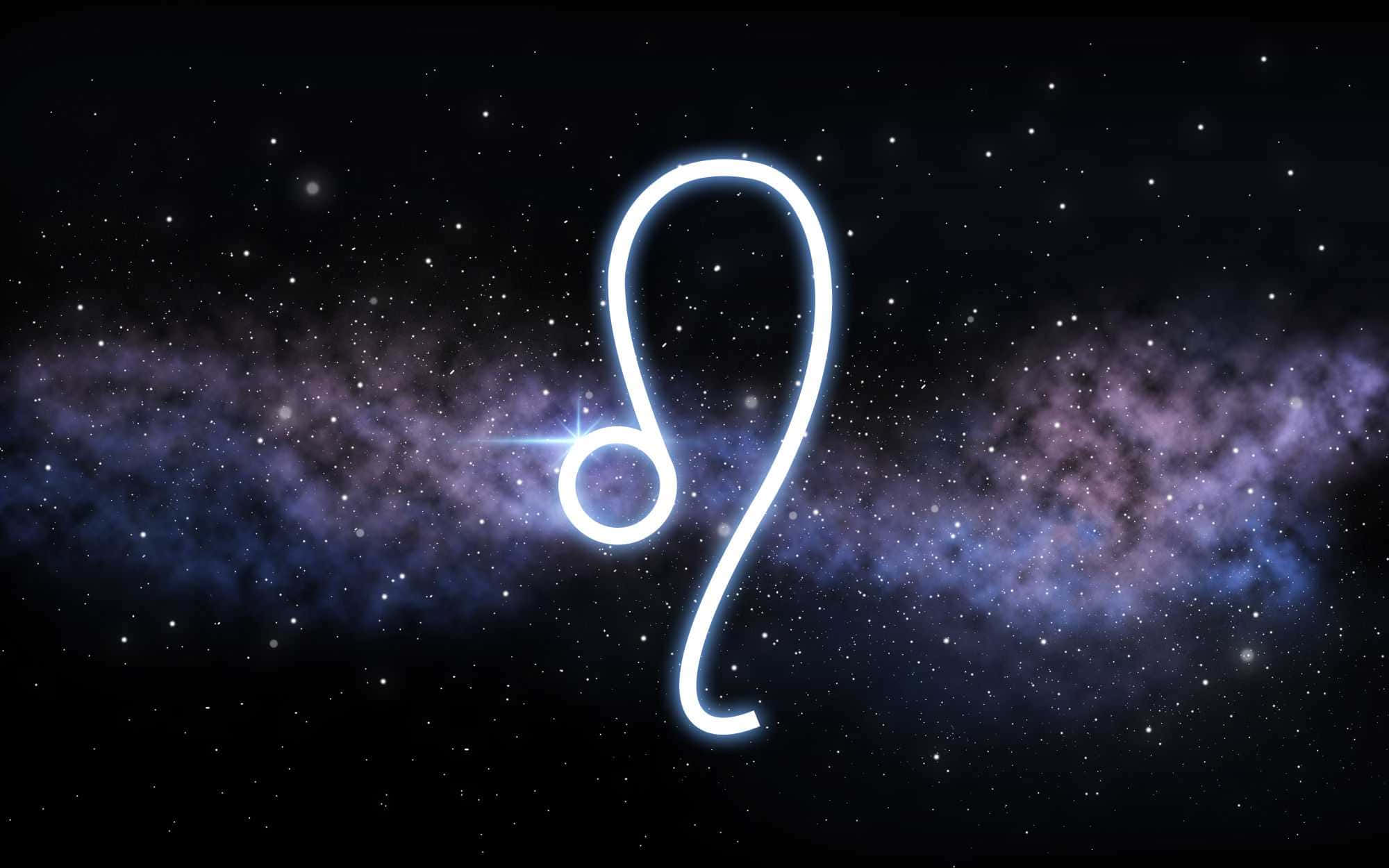 Leo 桌布 壁紙 — 一個發光的白色獅子座星座符號在充滿星星的鮮豔紫色和藍色宇宙星雲中閃耀。