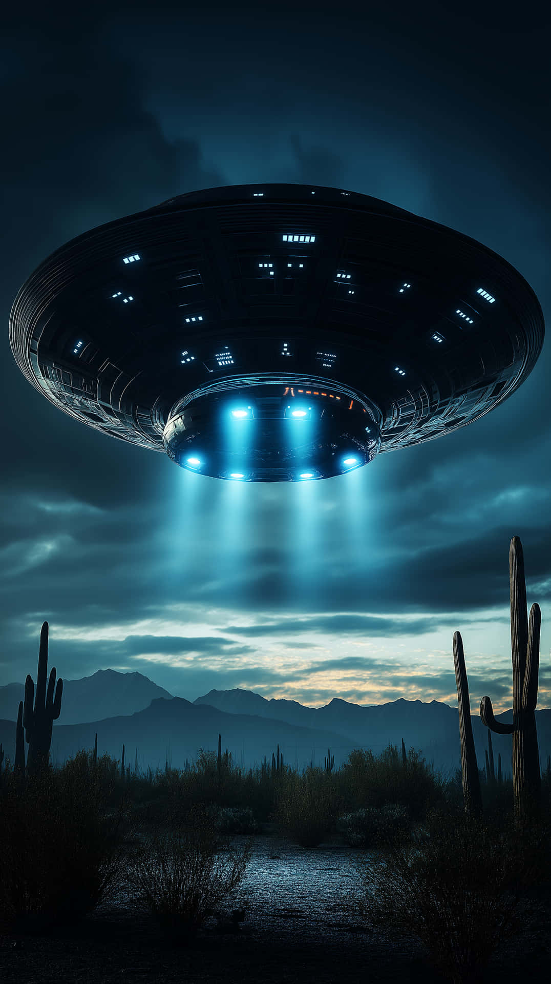 Desert UFO Encounter 壁紙 — 一個發光的碟形UFO在黃昏時分盤旋在沙漠上空，將藍色光束投射到仙人掌和遠處的山脈上。