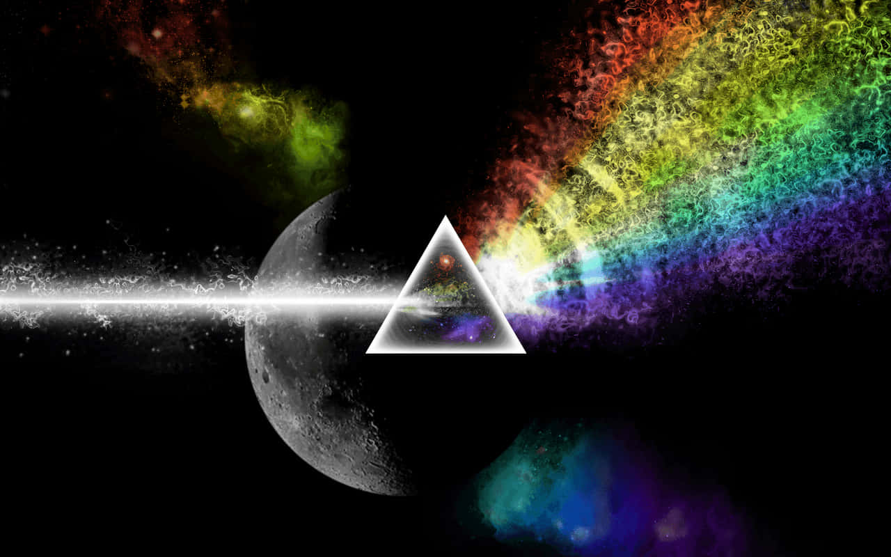 Spectrum 桌布 壁紙 — 一個發光的稜鏡將白光分裂成鮮豔的彩虹，背景是帶有新月和星雲的宇宙。