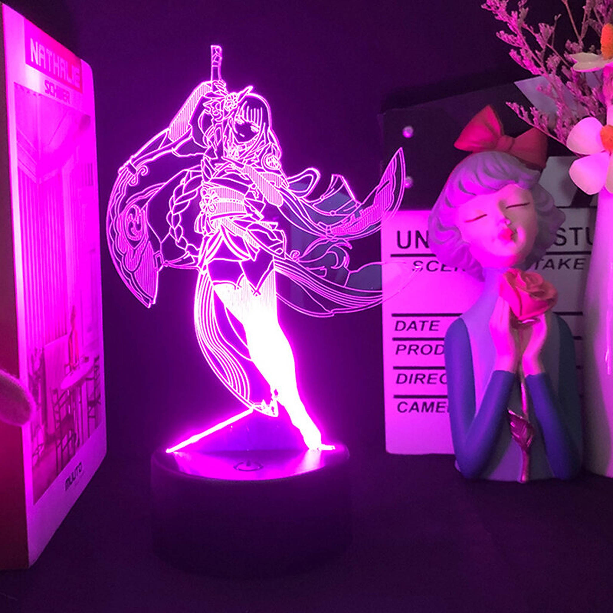 LED 桌布 壁紙 — 一個發光的粉紅色3D動漫風格持劍人物燈照亮了一張桌子，旁邊是一個拿著玫瑰的寧靜人物。