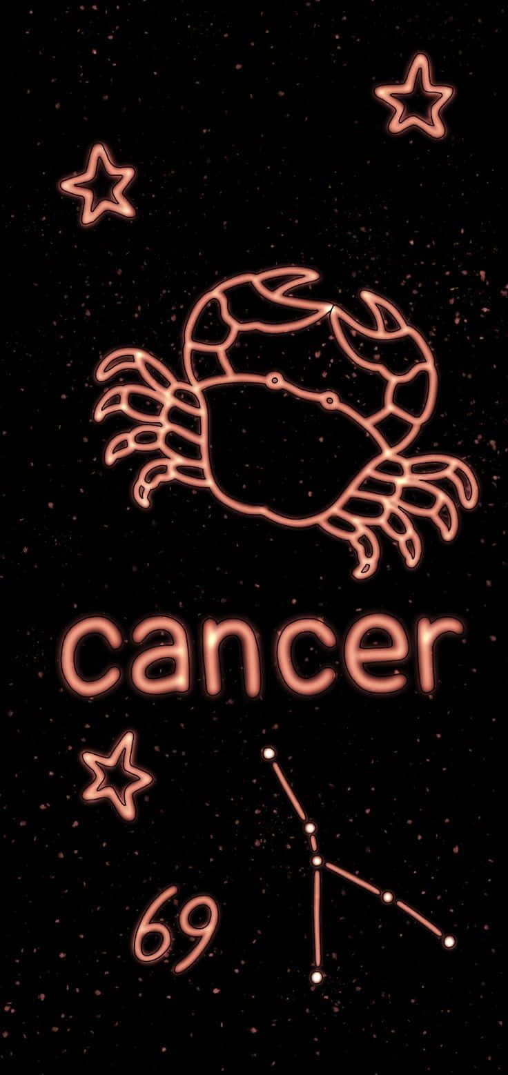 巨蟹座 桌布 壁紙 — 一個發光的粉紅色霓虹巨蟹座星座，標示為癌症，在黑色背景上閃爍的星星之間漂浮。