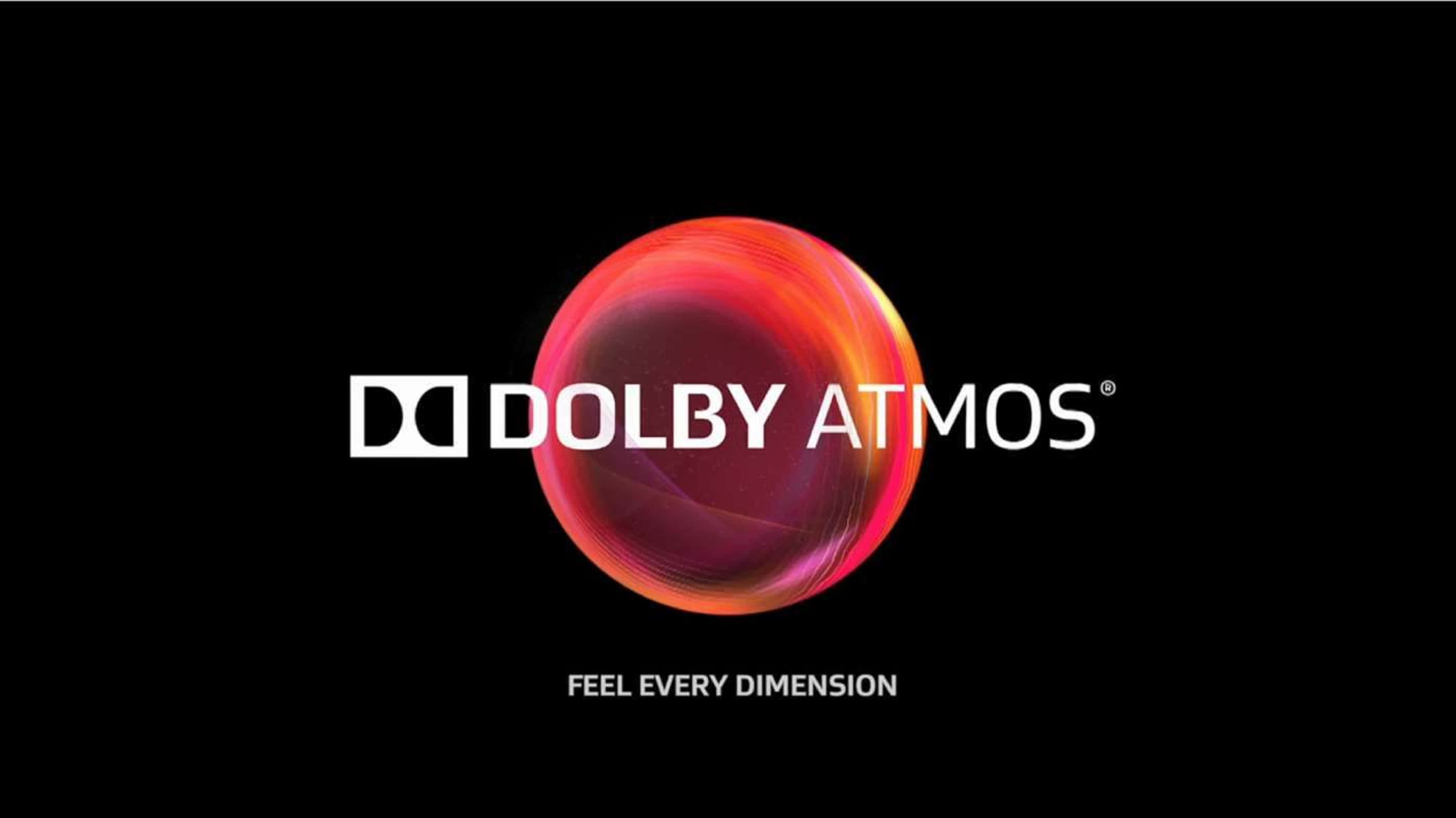4K Dolby Vision 桌布 壁紙 — 一個發光的紅色和橙色球體在黑色背景上脈動，帶有白色 Dolby Atmos 文字和標語。