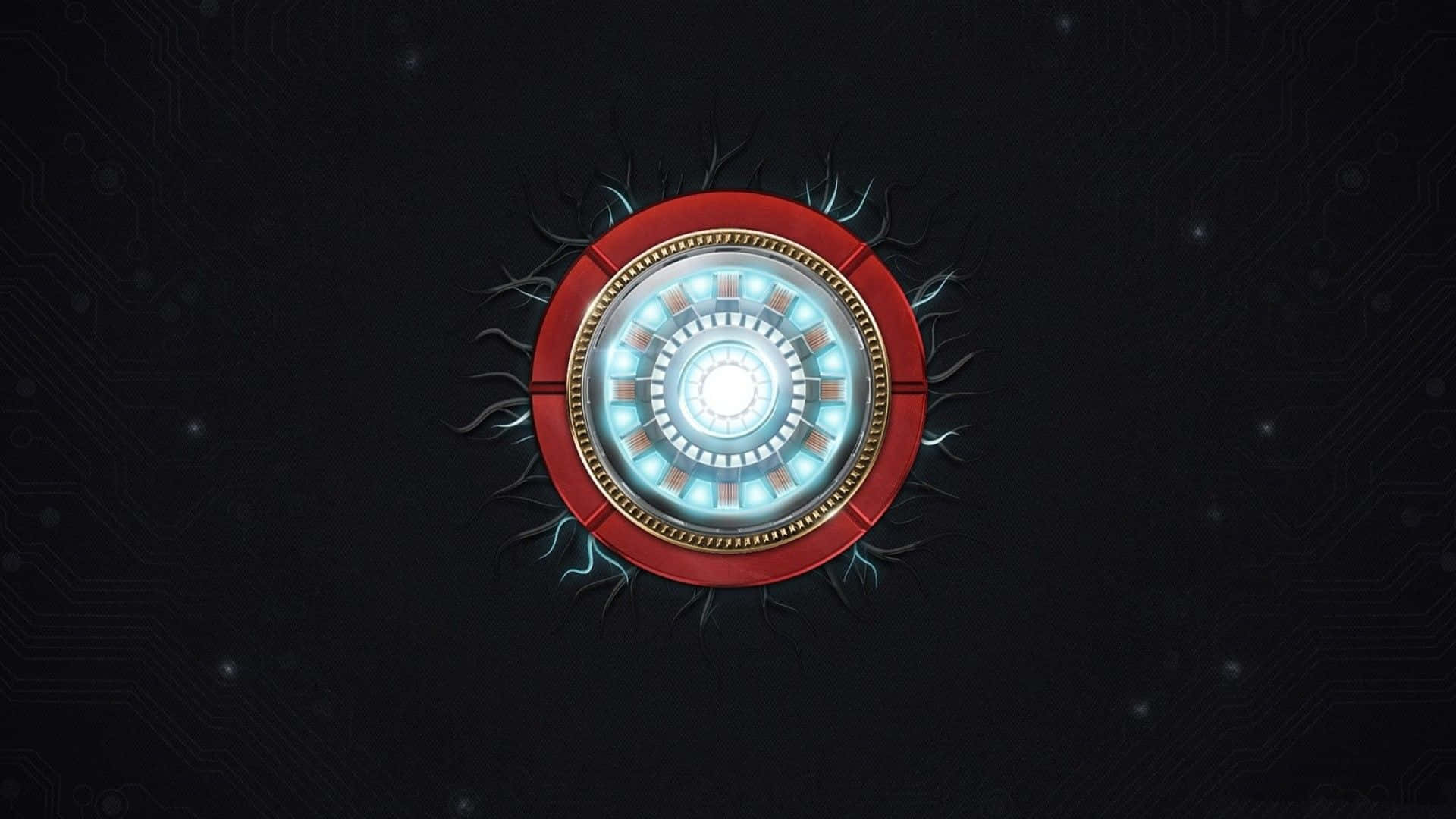 Iron Man Arc Reactor 桌布 壁紙 — 一個發光的紅色和金色圓形弧形反應器在深色電路圖案背景上以藍色光脈動。