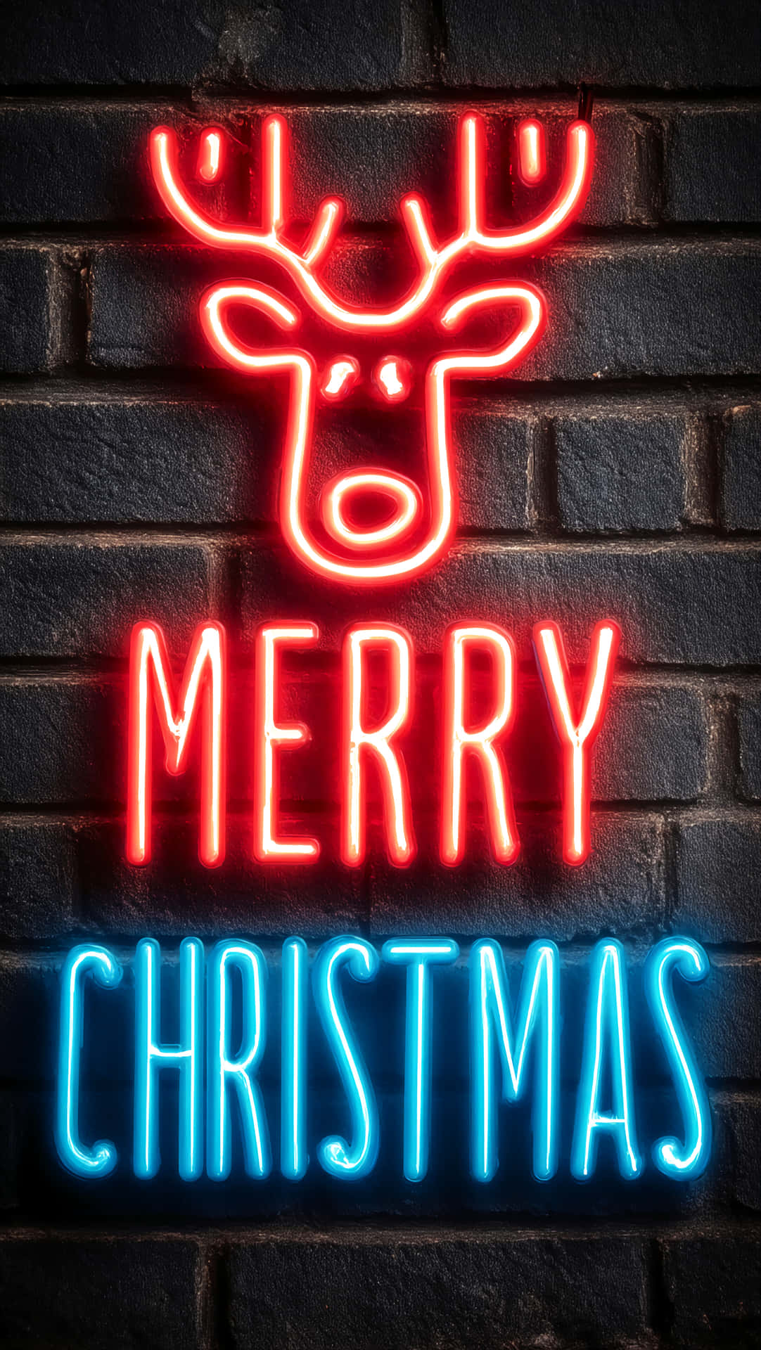 Christmas Line, Christmas, Christmas Wallpapers, holiday, Christmas 4K, Christmas 4K Wallpapers, 壁紙 — 一個發光的紅色霓虹馴鹿頭，位於紅色「MERRY」和藍色「CHRISTMAS」霓虹字母上方，背景是深色磚牆。