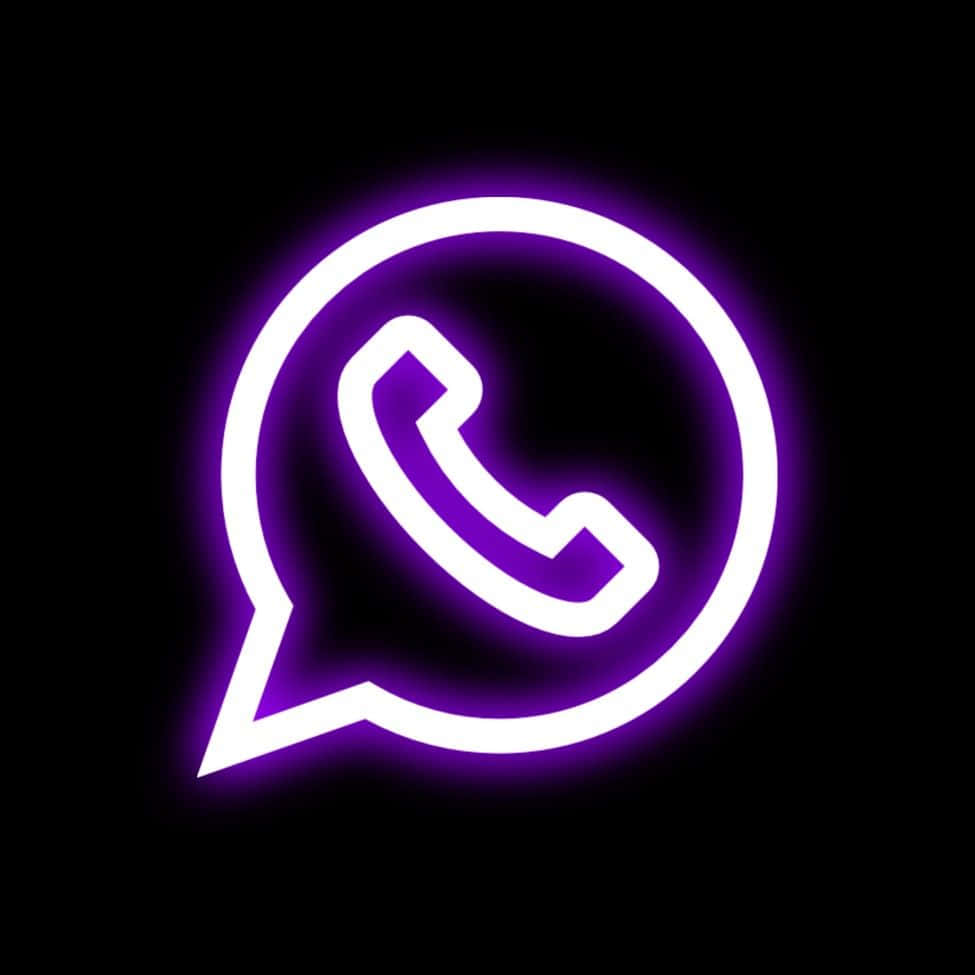 WhatsApp 桌布 壁紙 — 一個發光的紫色和白色霓虹燈WhatsApp標誌在純黑色背景上脈動。