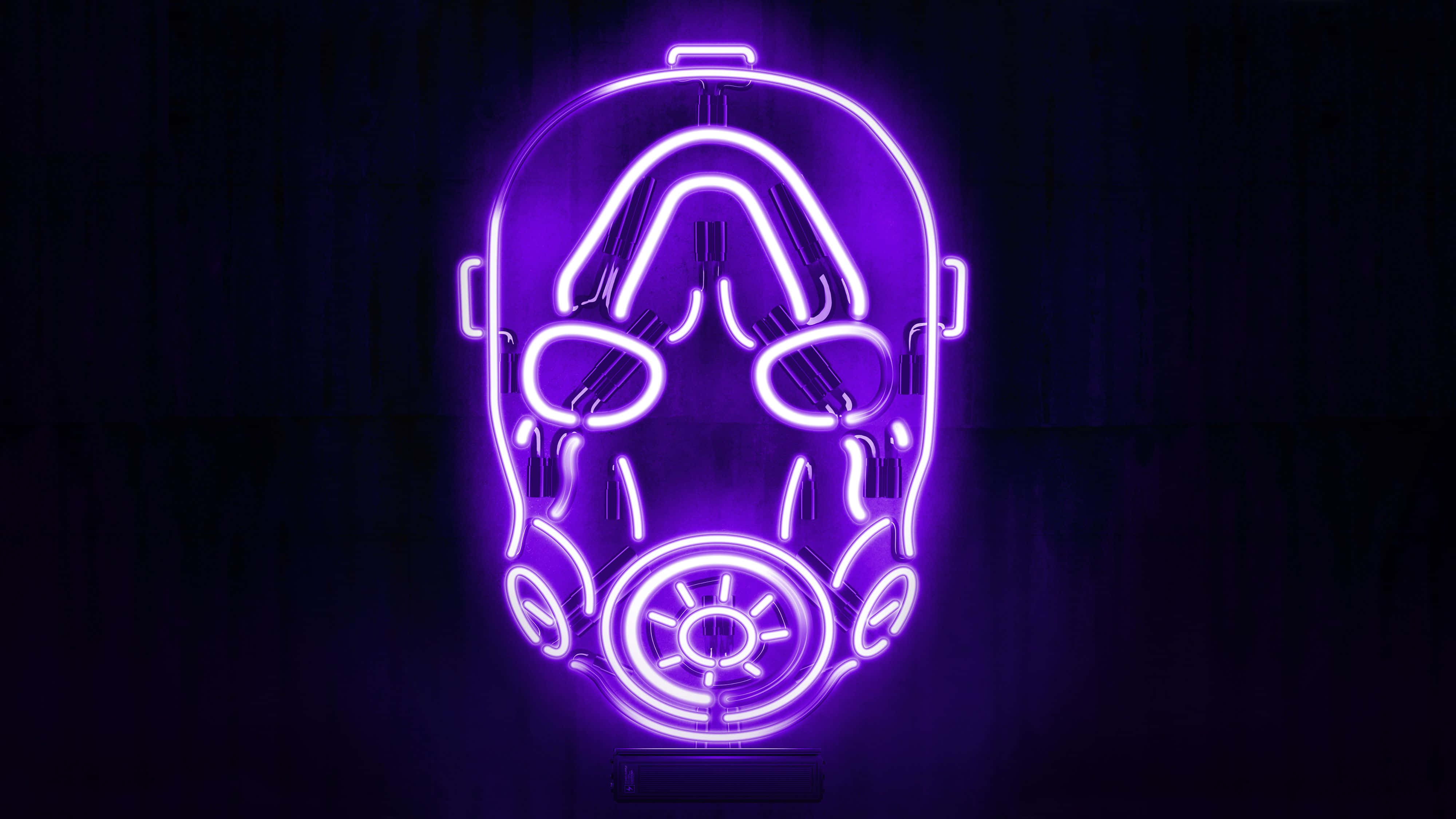 Neon Mask 桌布 壁紙 — 一個發光的紫色霓虹燈防毒面具輪廓在黑暗的紋理牆壁上照亮，投射出未來感和詭異的光芒。