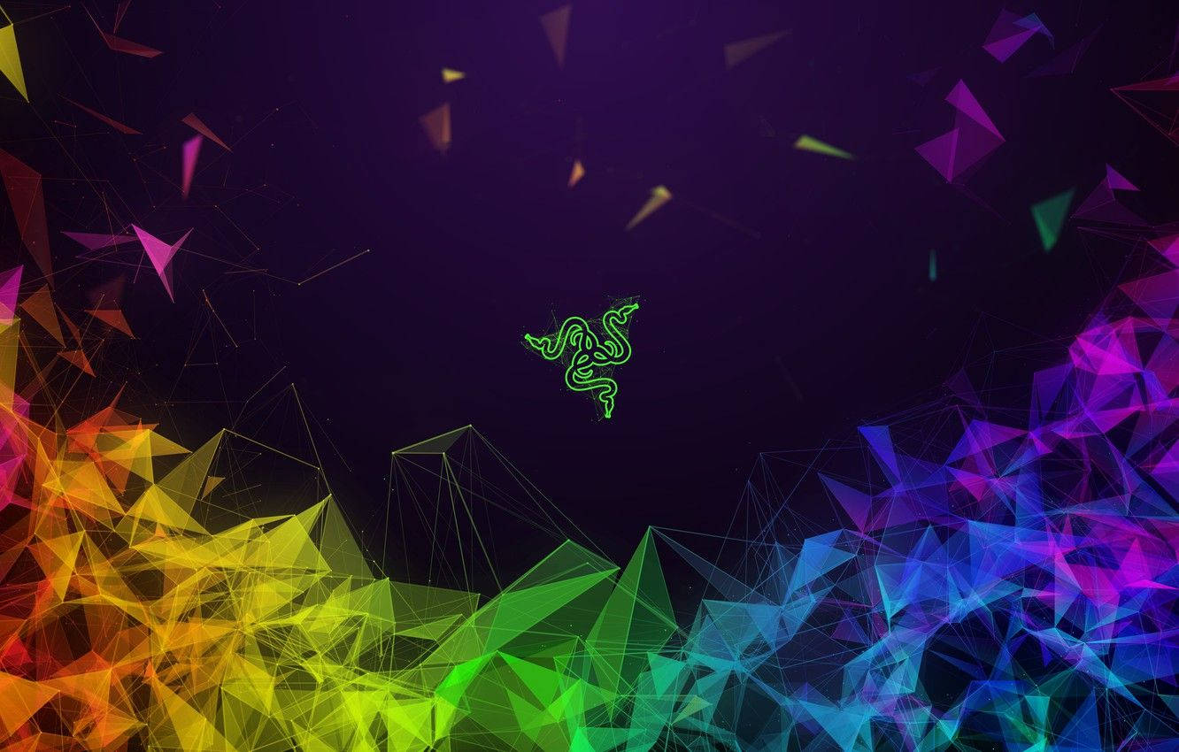 Rgb 桌布 壁紙 — 一個發光的綠色Razer標誌居中於深紫色背景上，彩色幾何三角形形成彩虹漸變邊框。