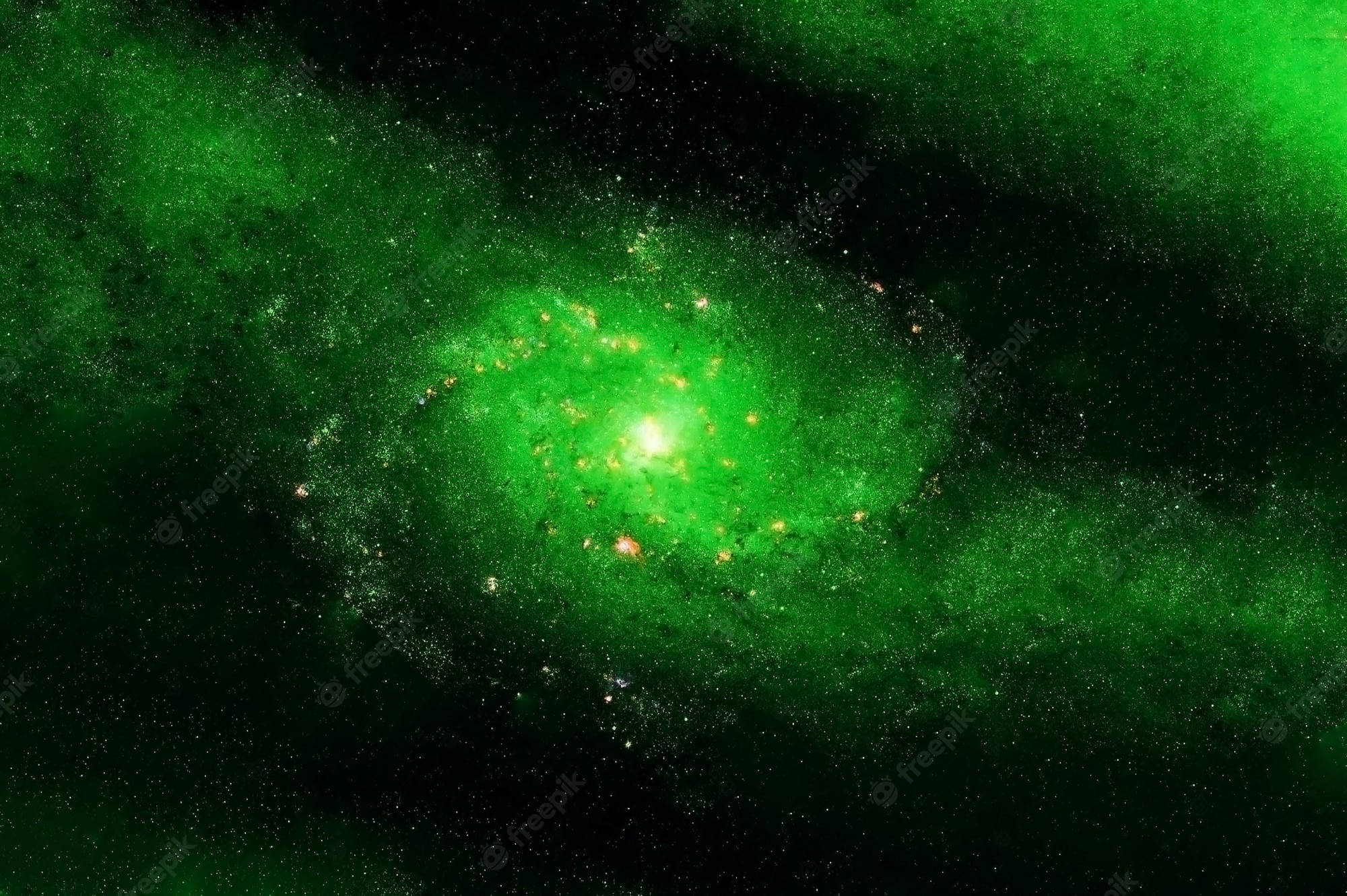 高清 桌布 壁紙 — 一個發光的綠色螺旋星系在黑暗的宇宙背景下旋轉，伴隨著閃爍的星星。
