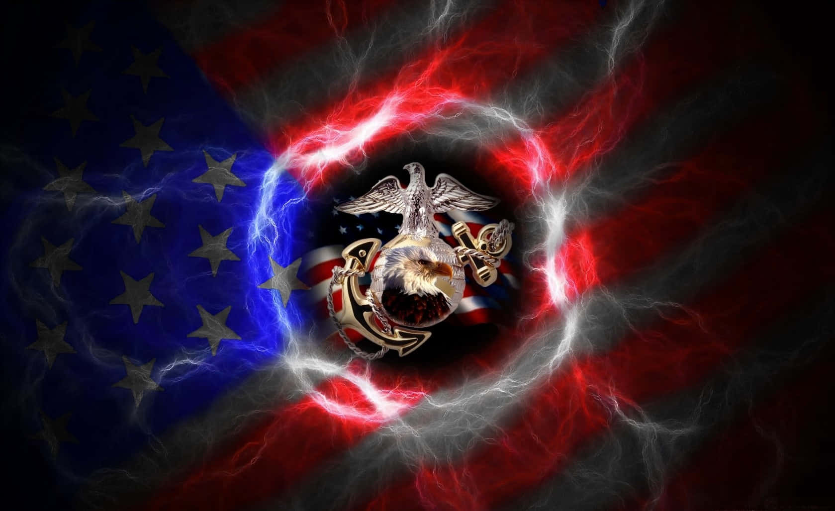 US Marines 桌布 壁紙 — 一個發光的美國海軍陸戰隊鷹、地球和錨徽章，被電光環繞，背景是旋轉的美國國旗。