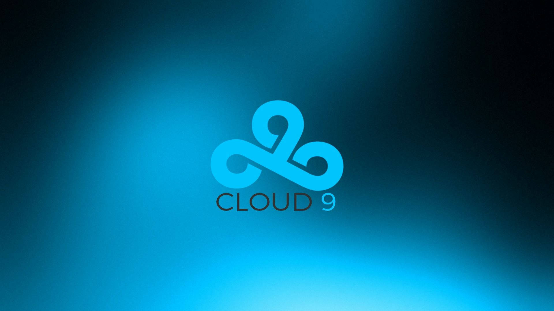 Cloud9 桌布 壁紙 — 一個發光的藍色Cloud Nine標誌，居中於帶柔和光線的漸變藍色背景上。