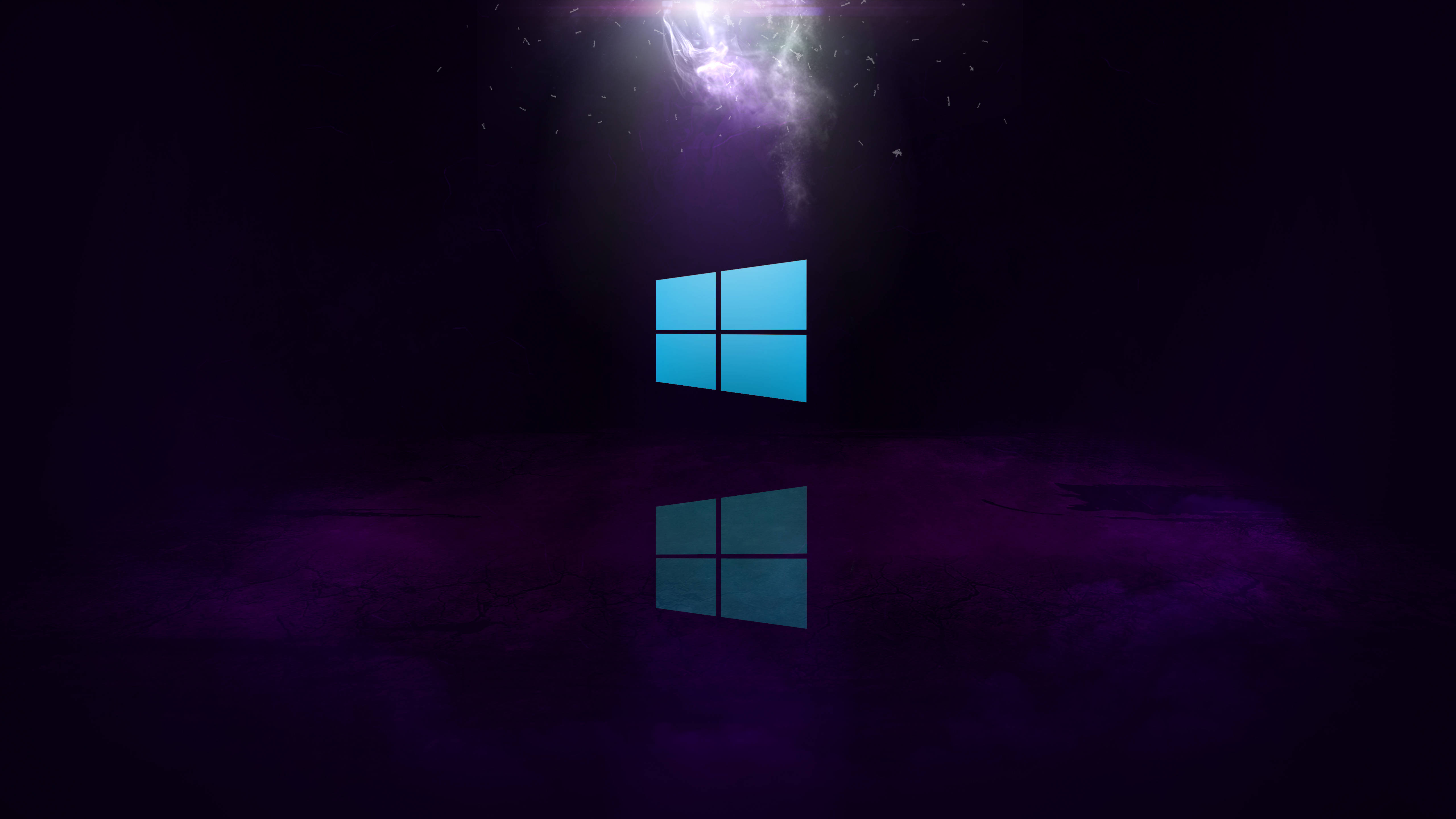 5K HD 桌布 壁紙 — 一個發光的藍色Windows標誌漂浮在宇宙黑暗中，上方有紫色星雲，下方有它的倒影。
