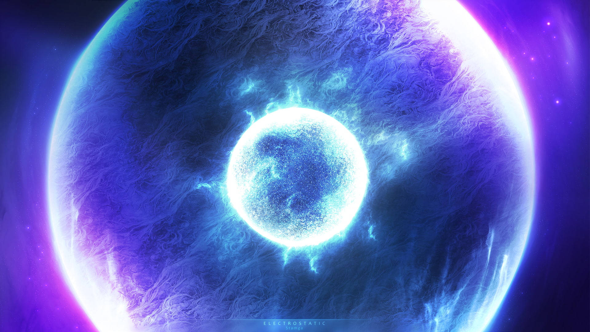 Static 桌布 壁紙 — 一個發光的藍色和紫色宇宙球體，電能在中央明亮球體周圍劈啪作響，背景是星空虛空。