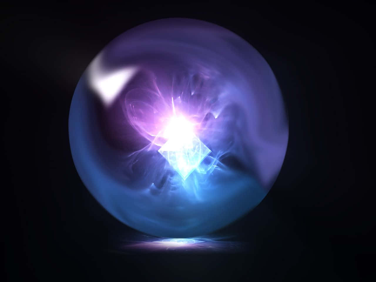 Crystal Ball 桌布 壁紙 — 一個發光的藍色和紫色能量球體，帶有閃耀的水晶核心，在黑色虛空中脈動。