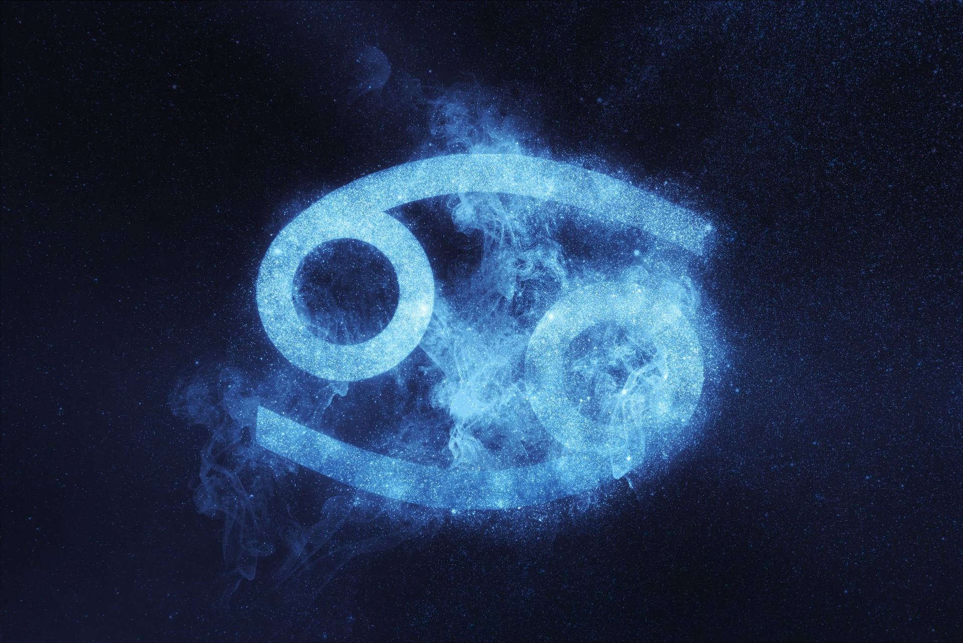 Cancer Zodiac 桌布 壁紙 — 一個發光的藍色宇宙巨蟹符號漂浮在深空中旋轉的星雲和星塵之間。