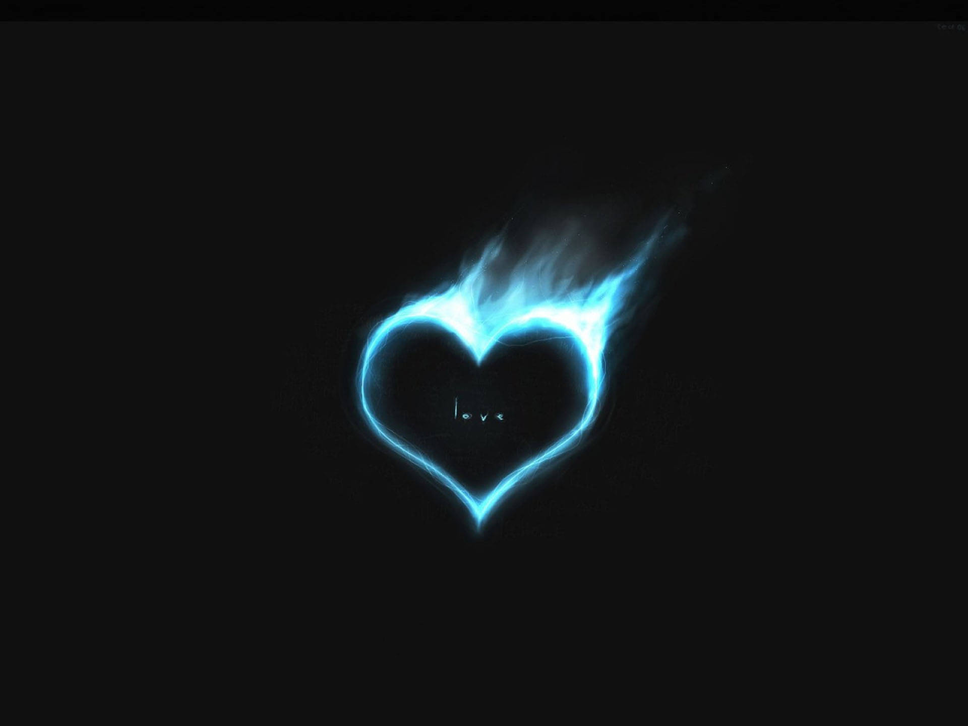 Flame 桌布 壁紙 — 一個發光的藍色心形，帶有火焰邊緣，內部有love字樣，置於黑色背景上。