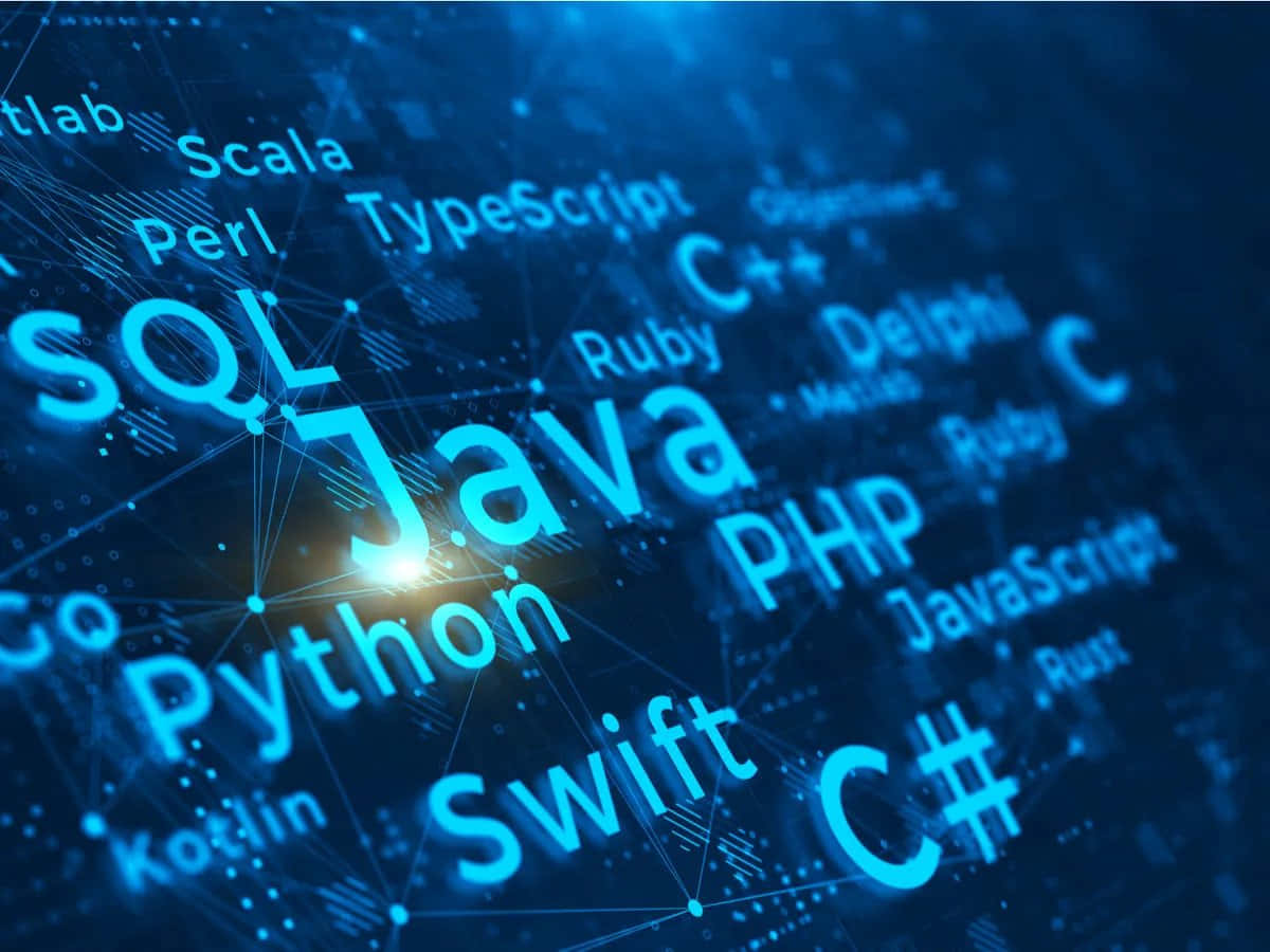 程式設計 桌布 壁紙 — 一個發光的藍色數位網路連接Java、Python和SQL等程式語言，呈現未來科技視覺化效果。