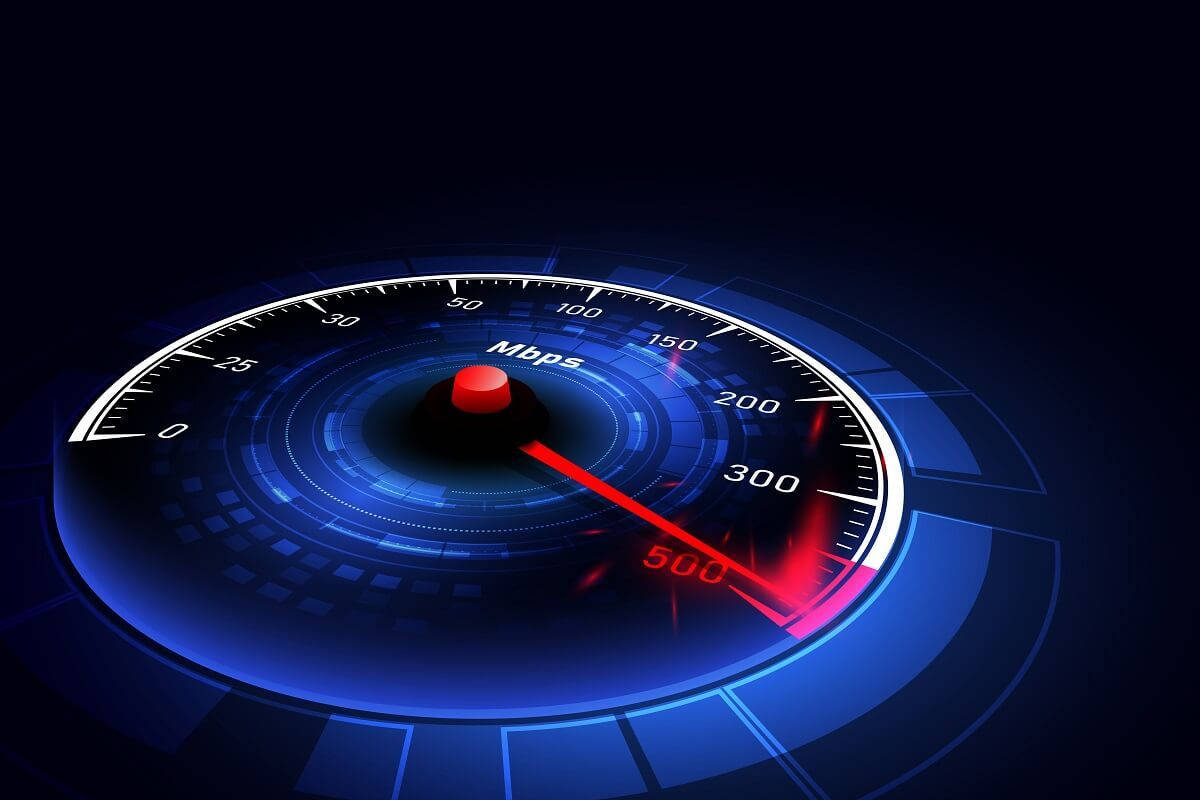 Speed 桌布 壁紙 — 一個發光的藍色數位速度計，紅色指針指向 500 Mbps，背景為深色。