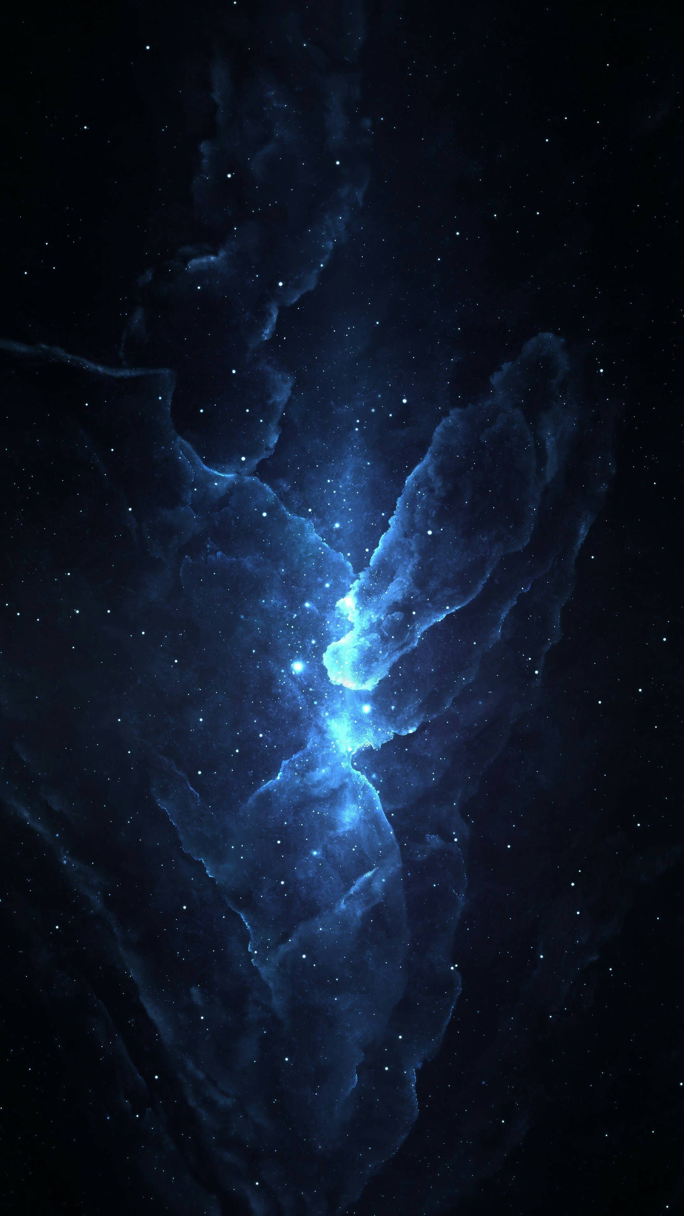 手機 桌布 壁紙 — 一個發光的藍色星雲，帶有旋轉的宇宙雲和散落的星星，背景是深邃的黑色虛空。