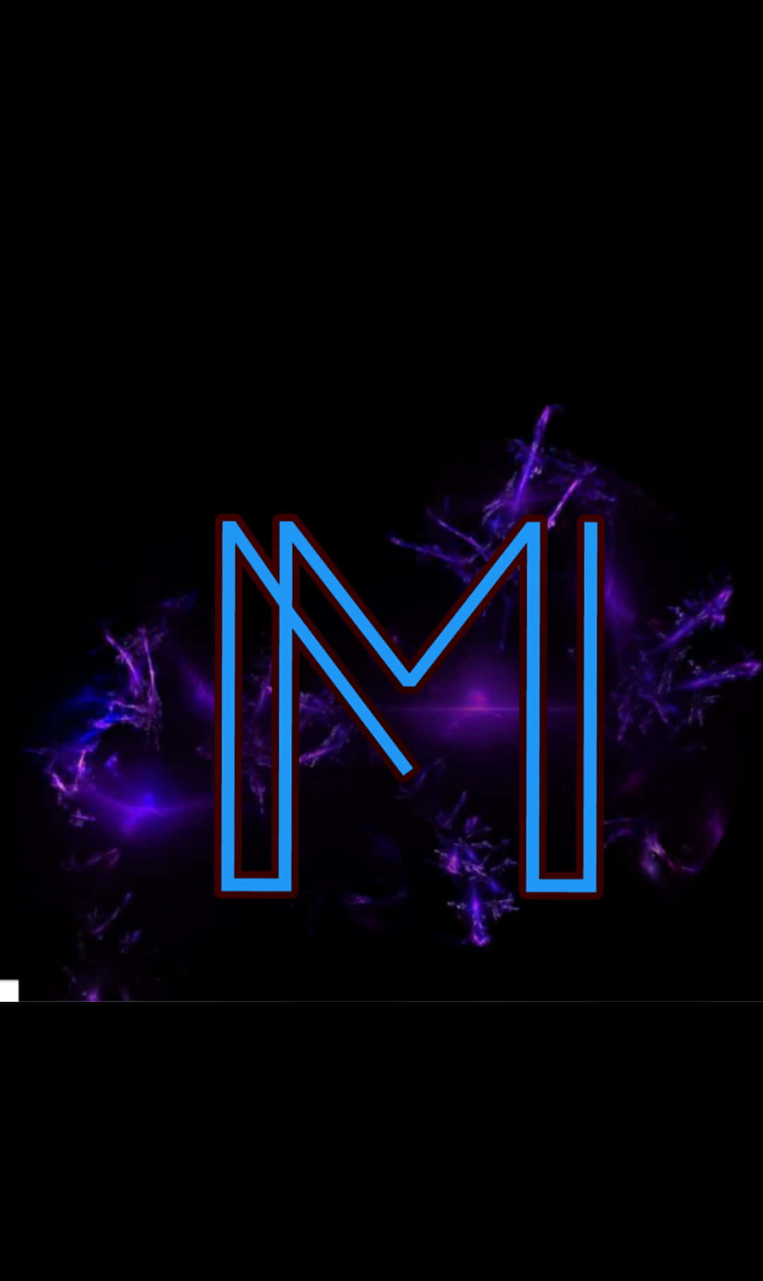 字母M 桌布 壁紙 — 一個發光的藍色霓虹字母M，帶有紅色輪廓，背景為深色，並有紫色電能爆發。