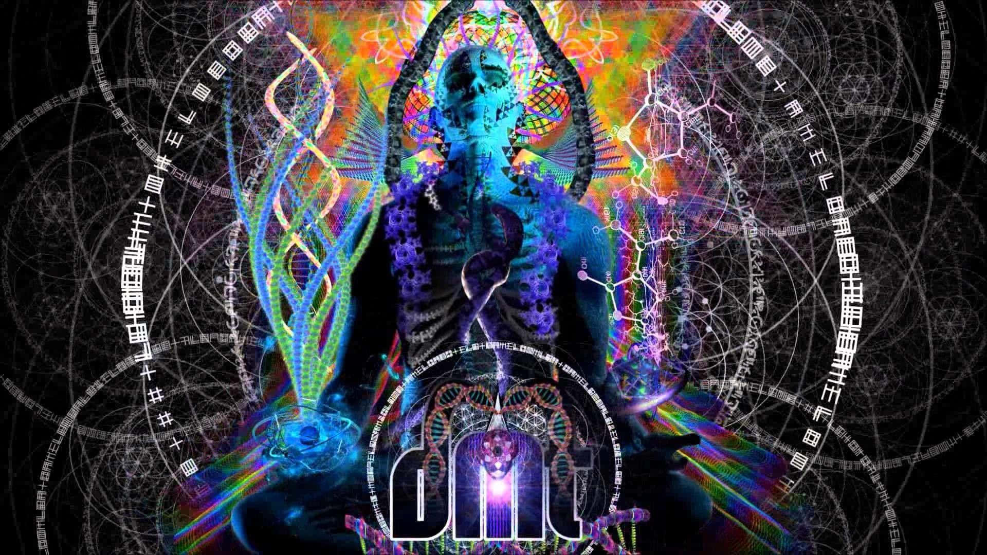 dmt 桌布 壁紙 — 一個發光的藍色骷髏人物，被鮮豔的分形圖案和發光的DNA鏈條環繞，背景為深色。