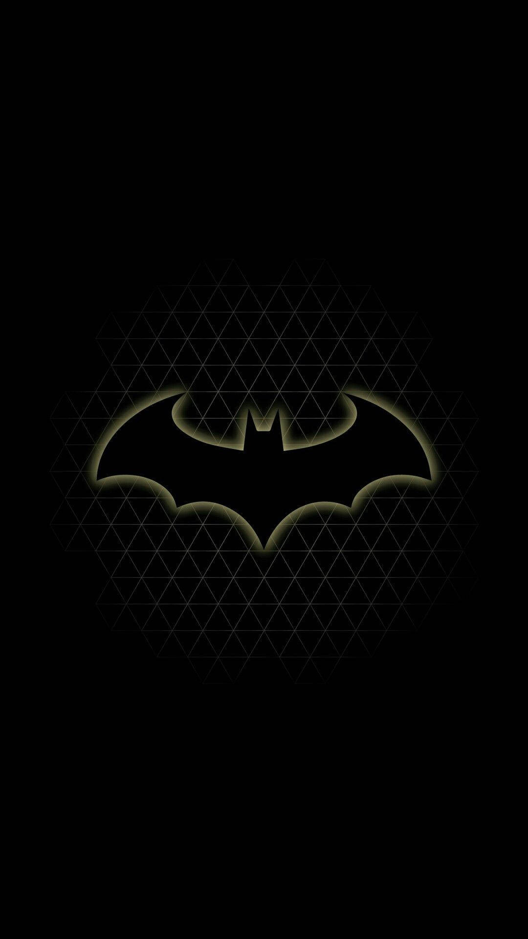 Batman Logo 桌布 壁紙 — 一個發光的蝙蝠標誌，以螢光綠色勾勒在黑色背景上，帶有微妙的幾何網格圖案。