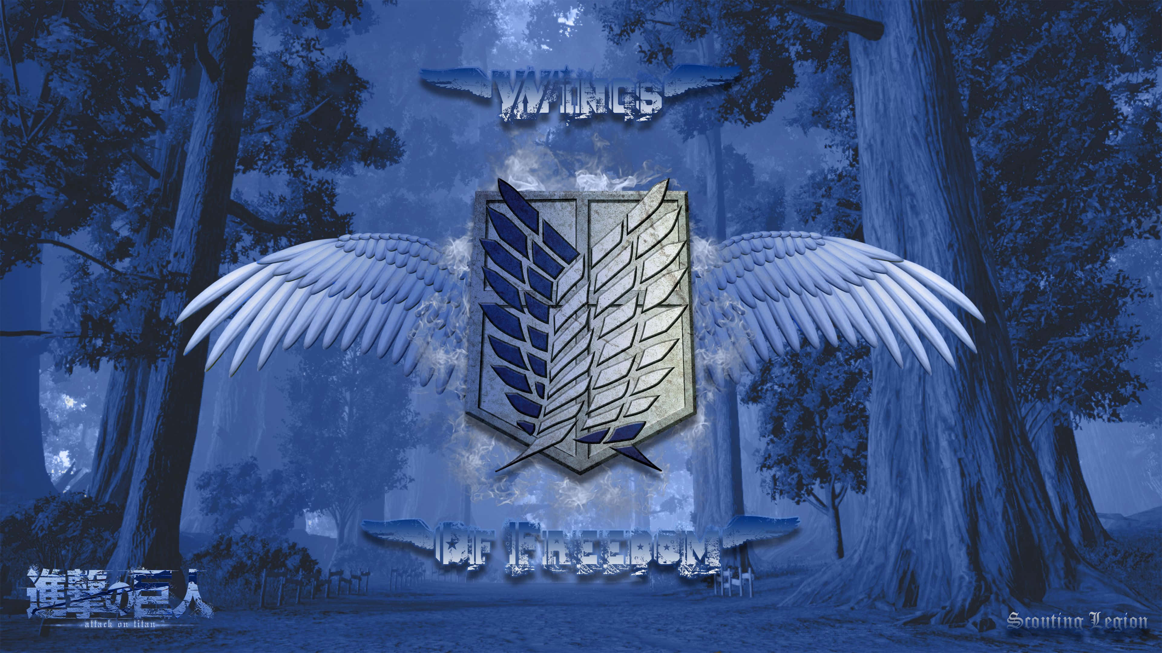 Aot Wings Of Freedom 桌布 壁紙 — 一個發光的調查兵團徽章，展開的翅膀主宰著夜晚霧氣瀰漫的藍色森林。