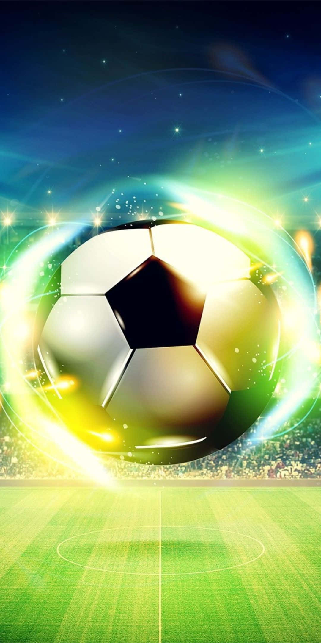 HD Football 桌布 壁紙 — 一個發光的足球在星空下的綠色球場上散發出鮮豔的光芒，球場燈光閃爍。
