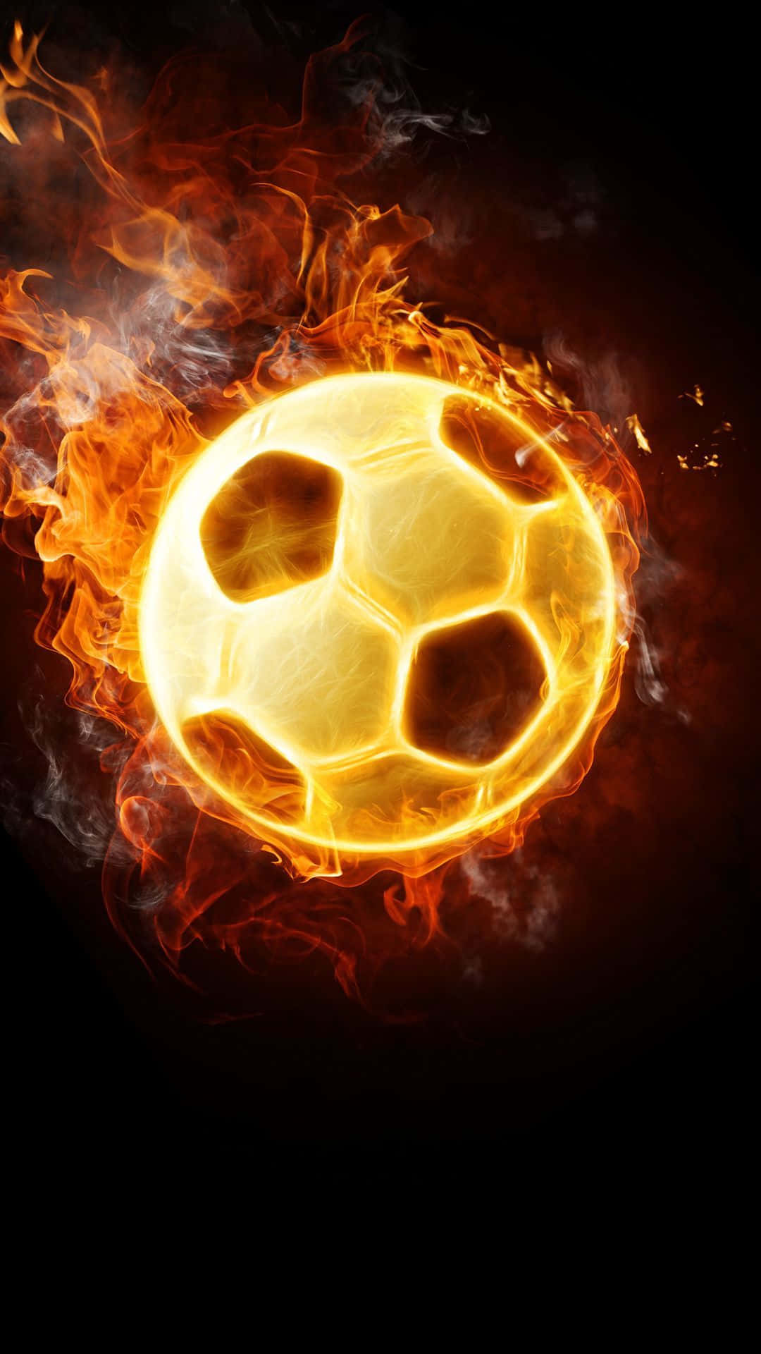 Football On Fire 桌布 壁紙 — 一個發光的足球被鮮豔的橙色火焰包圍，背景為深色。